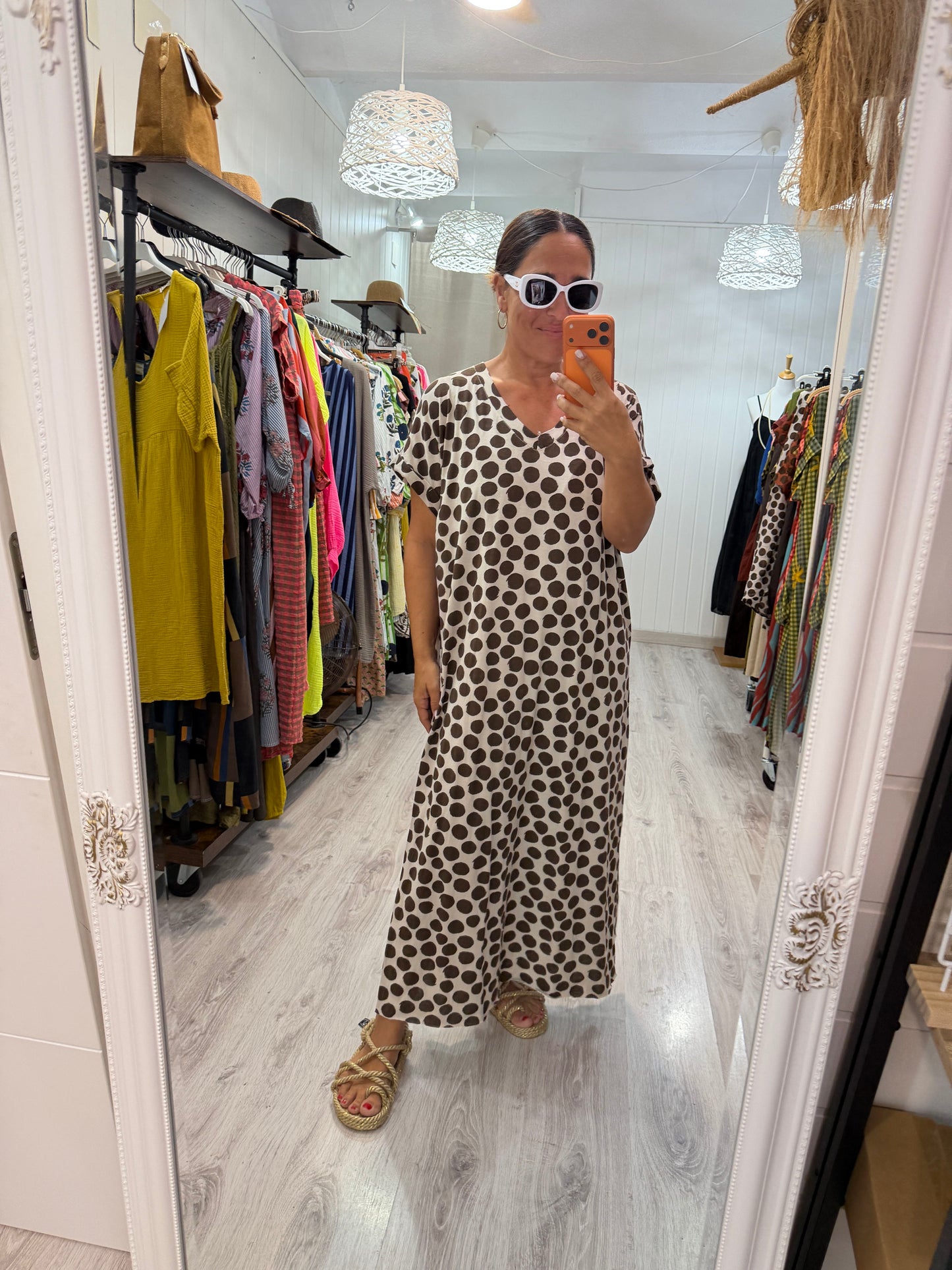 Vestido Lola topos beige y chocolate