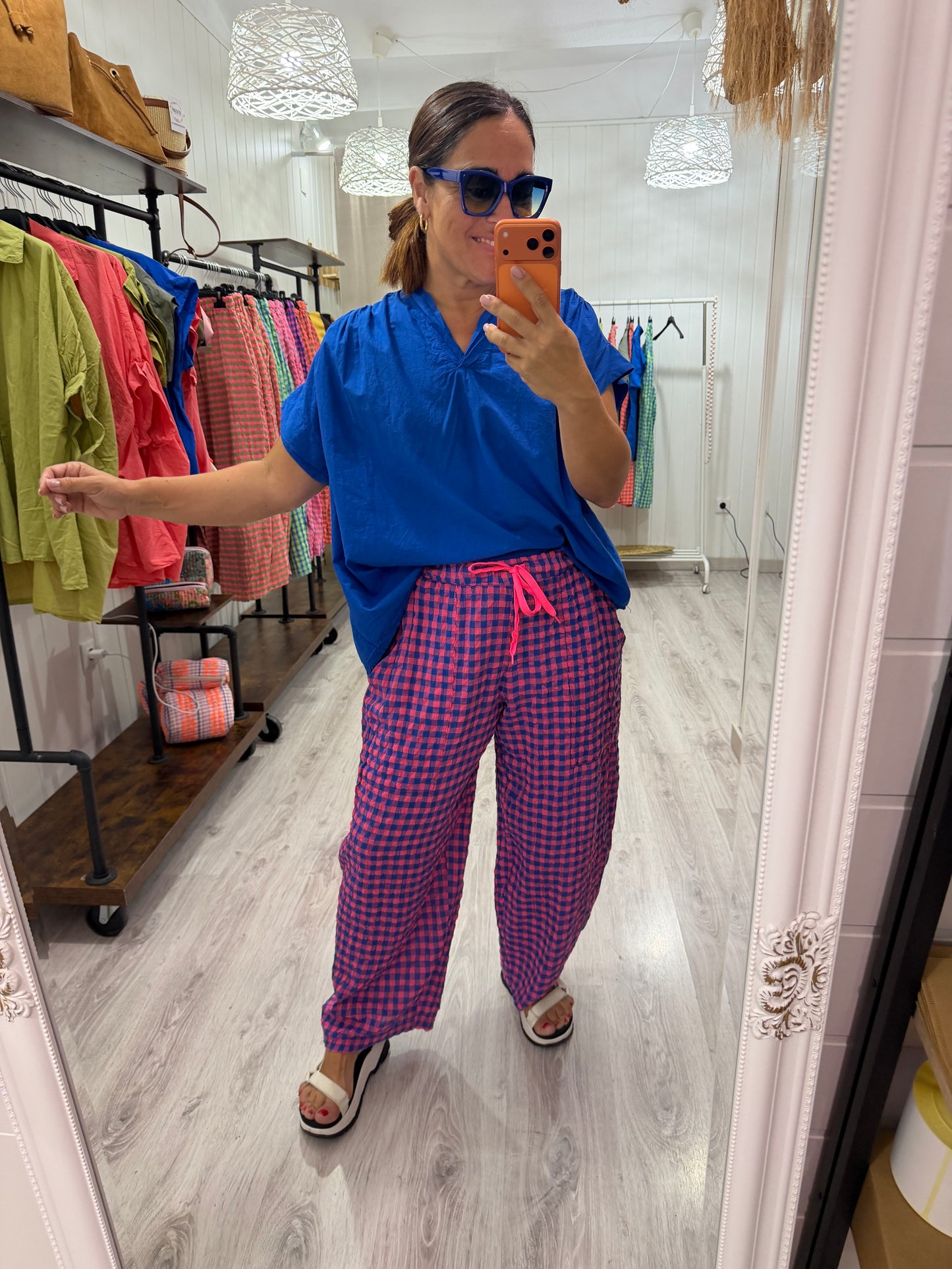 Pantalón vichy fluor fucsia y azul klein