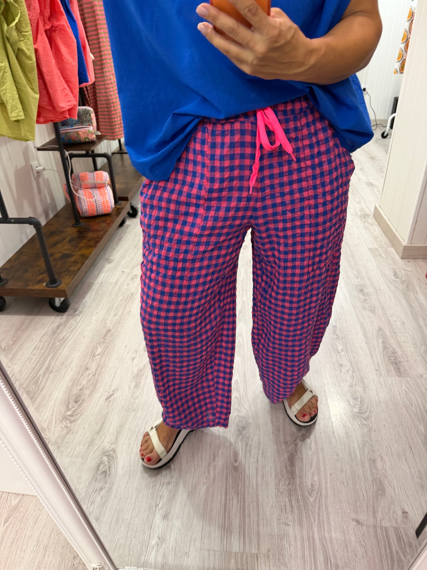 Pantalón vichy fluor fucsia y azul klein