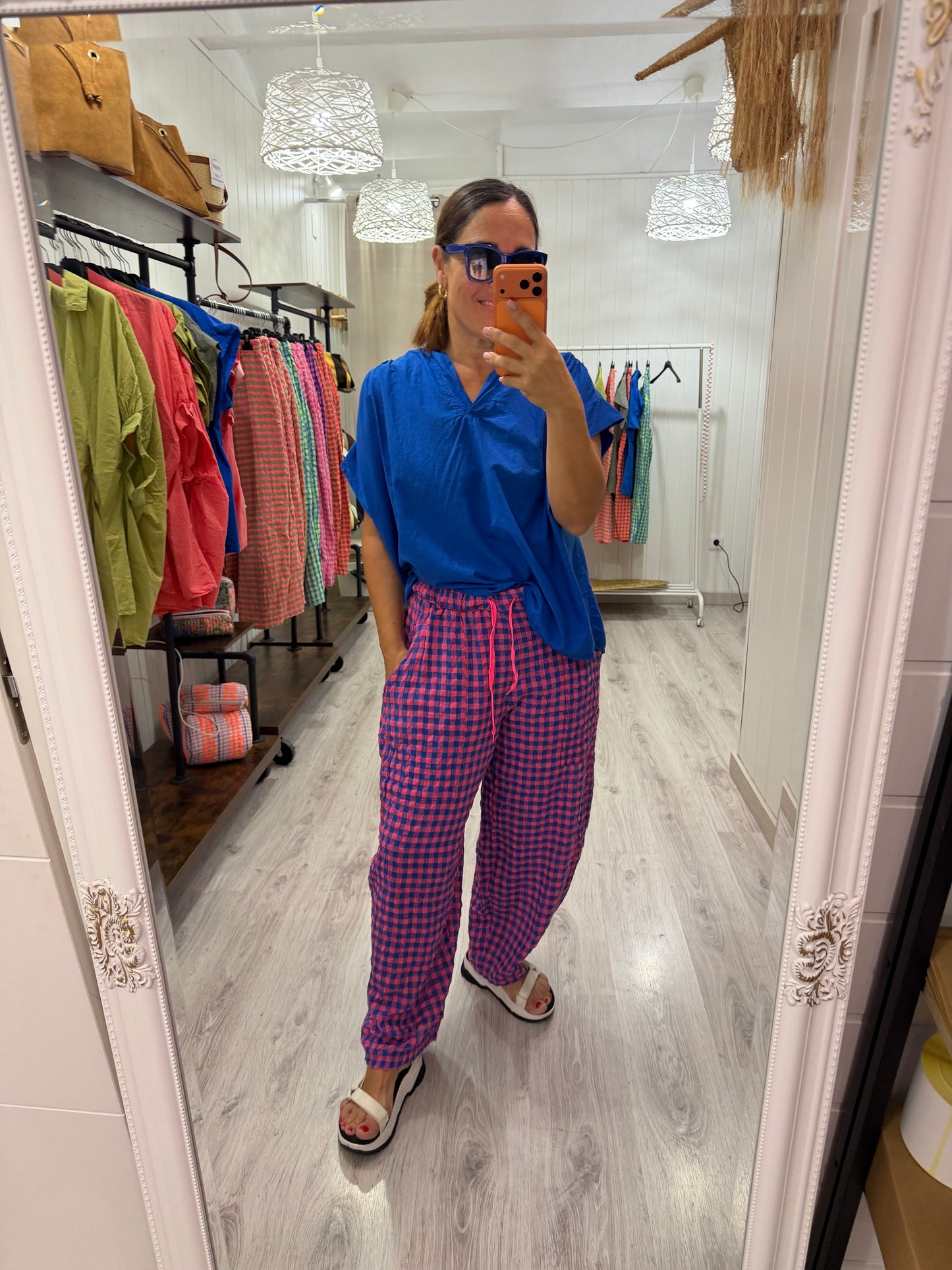 Pantalón vichy fluor fucsia y azul klein