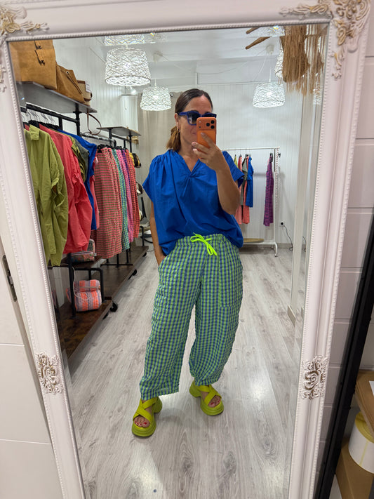 Pantalón vichy fluor verde y azul