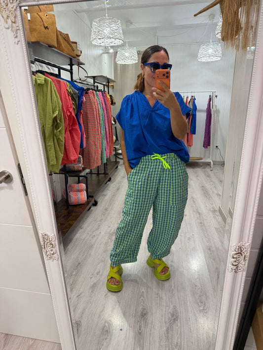 Pantalón vichy fluor verde y azul