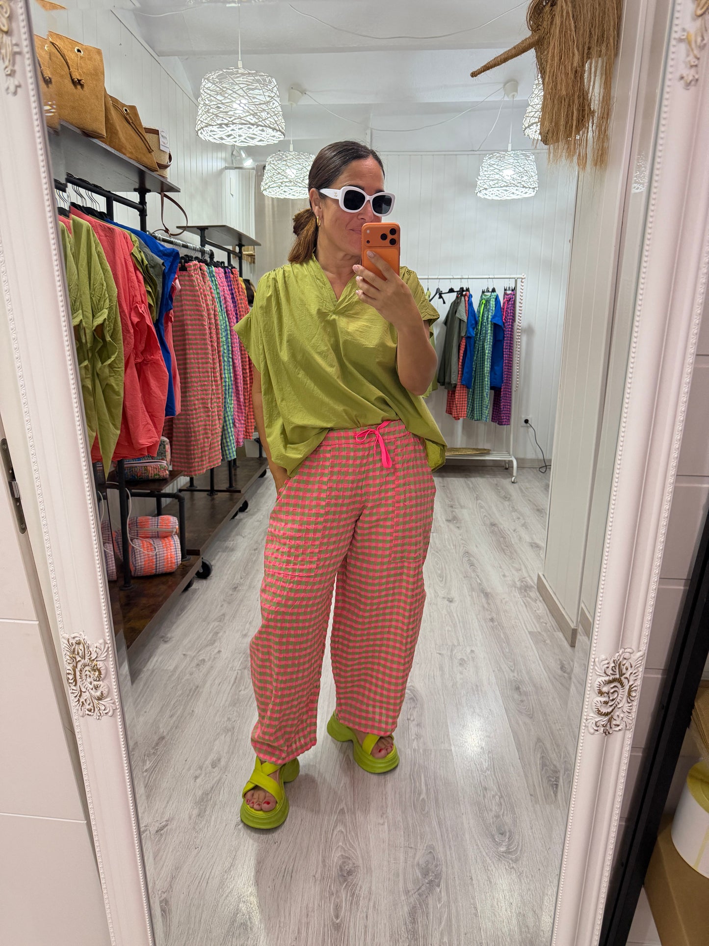 Pantalón vichy fluor coral y verde