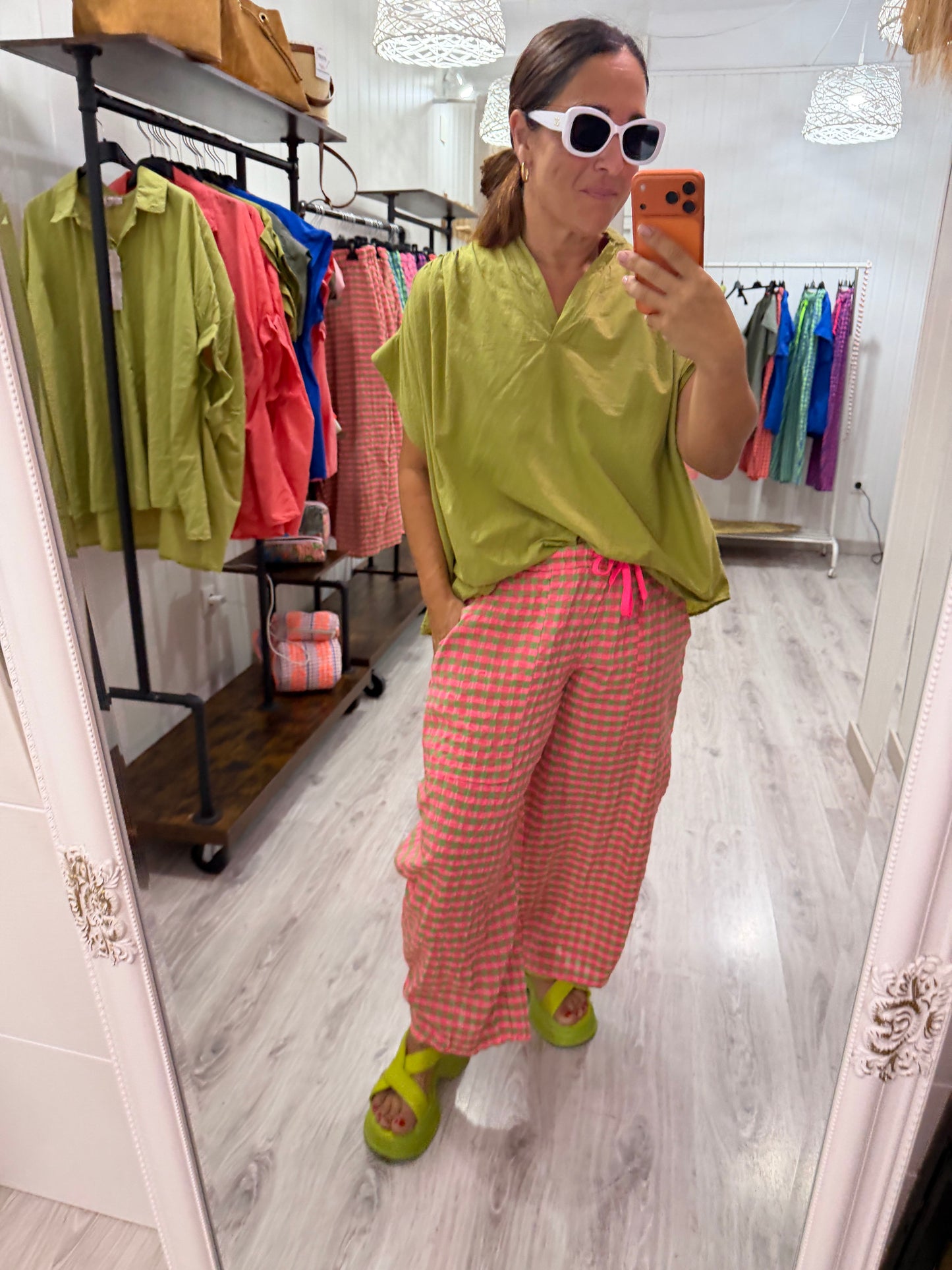 Pantalón vichy fluor coral y verde