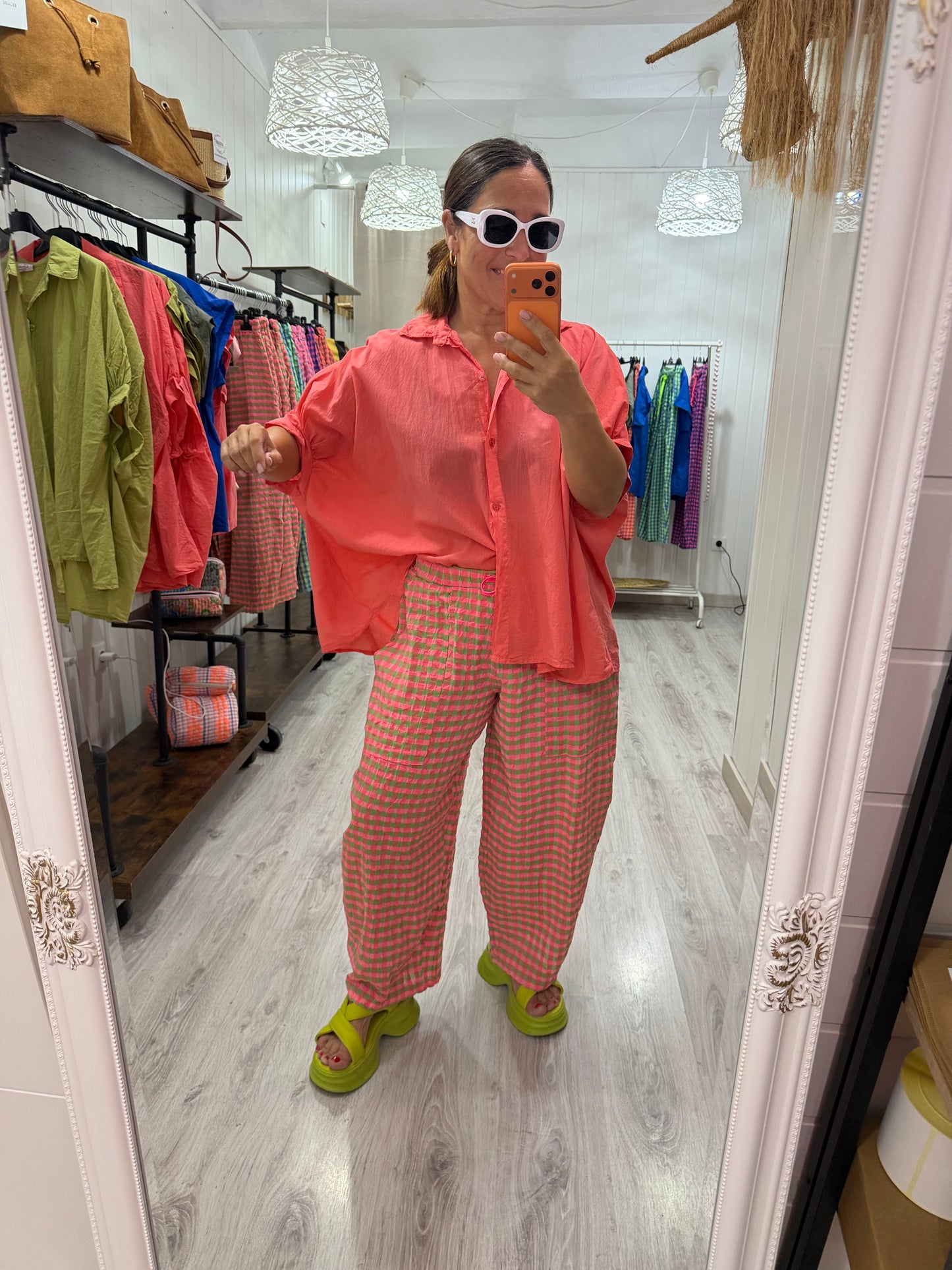 Pantalón vichy fluor coral y verde