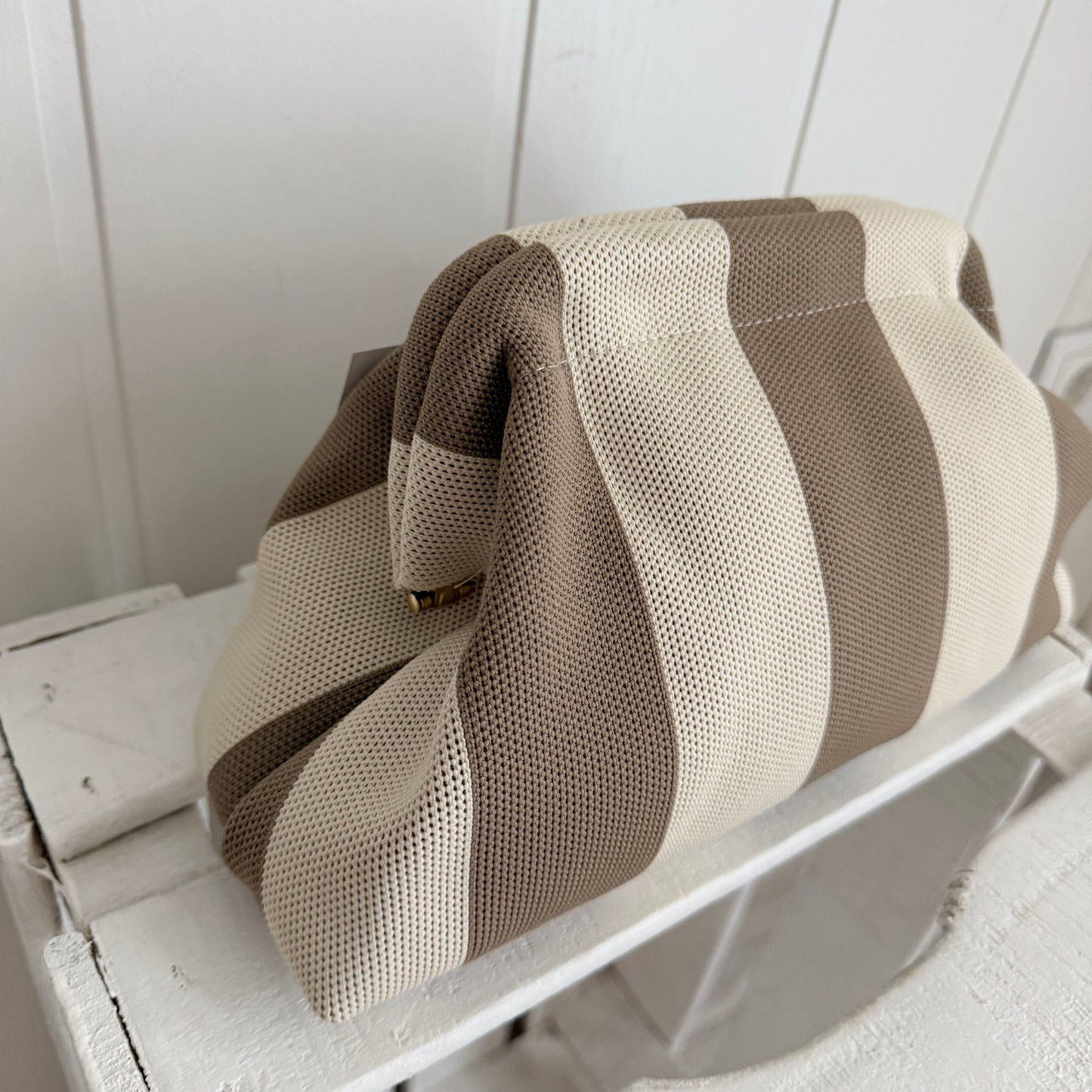 Bolso mano y bandolera Rayas beige y taupe