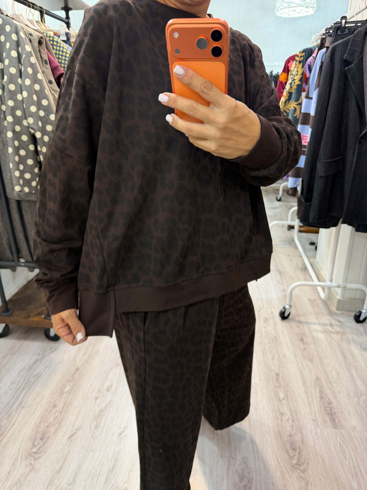 Conjunto Jogger animal print chocolate