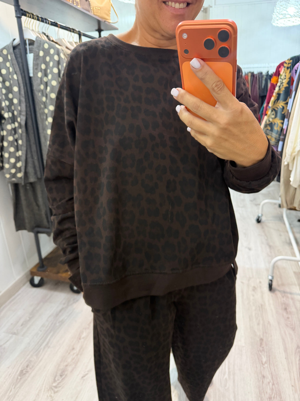 Conjunto Jogger animal print chocolate