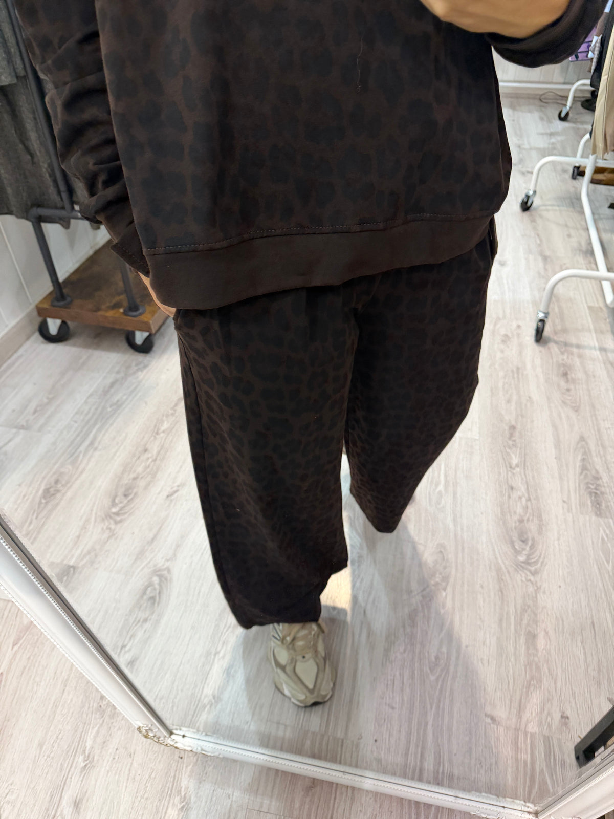 Conjunto Jogger animal print chocolate