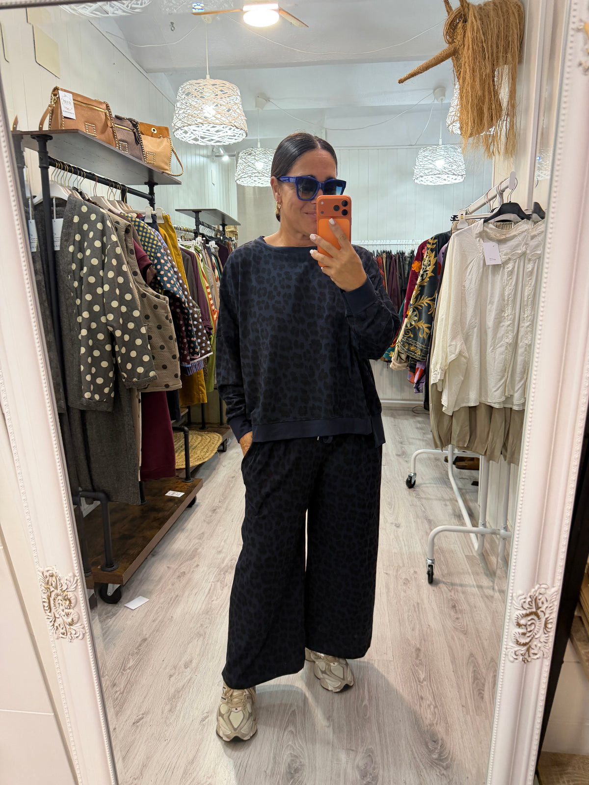 Conjunto Jogger animal print marino