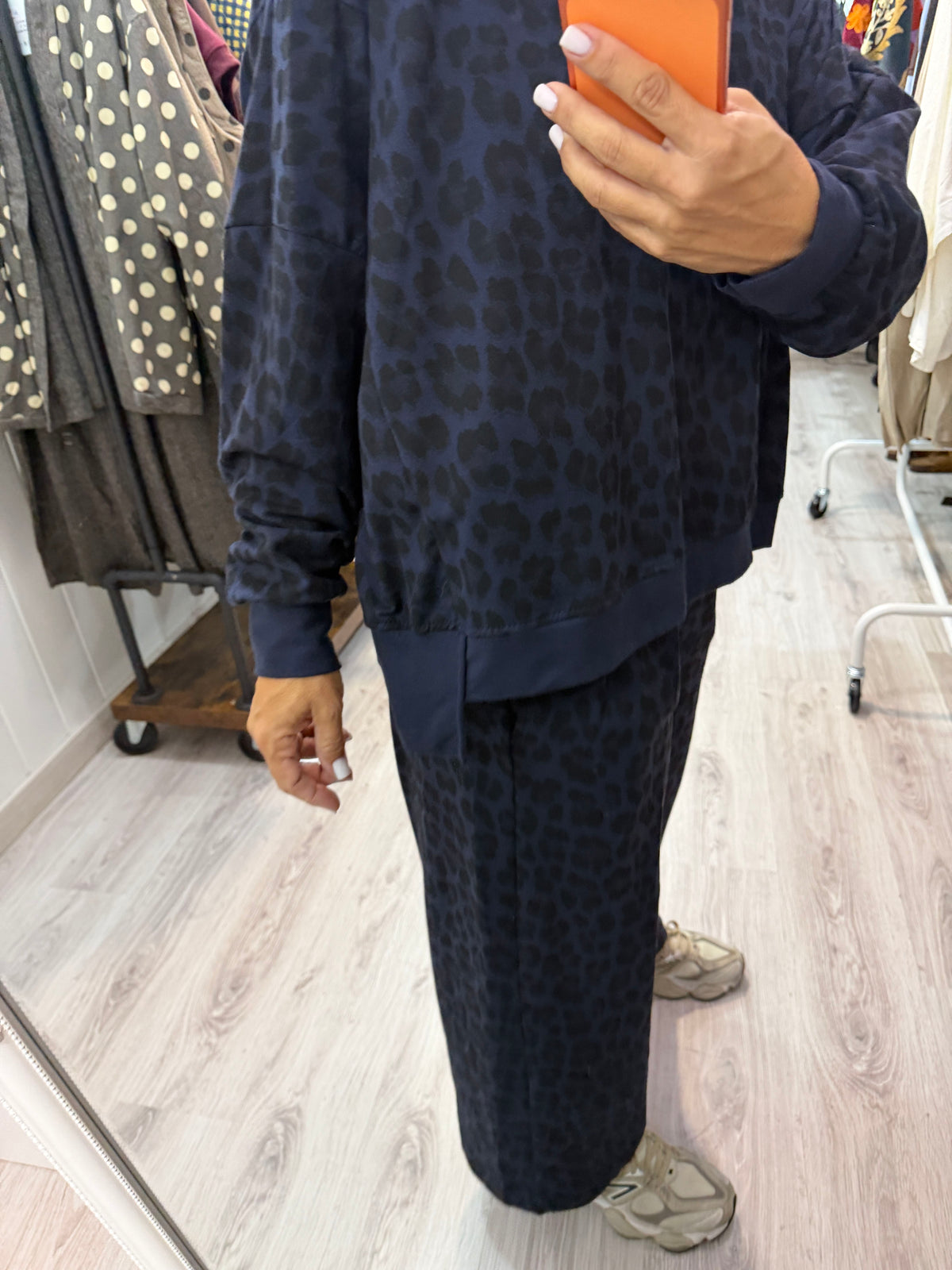 Conjunto Jogger animal print marino