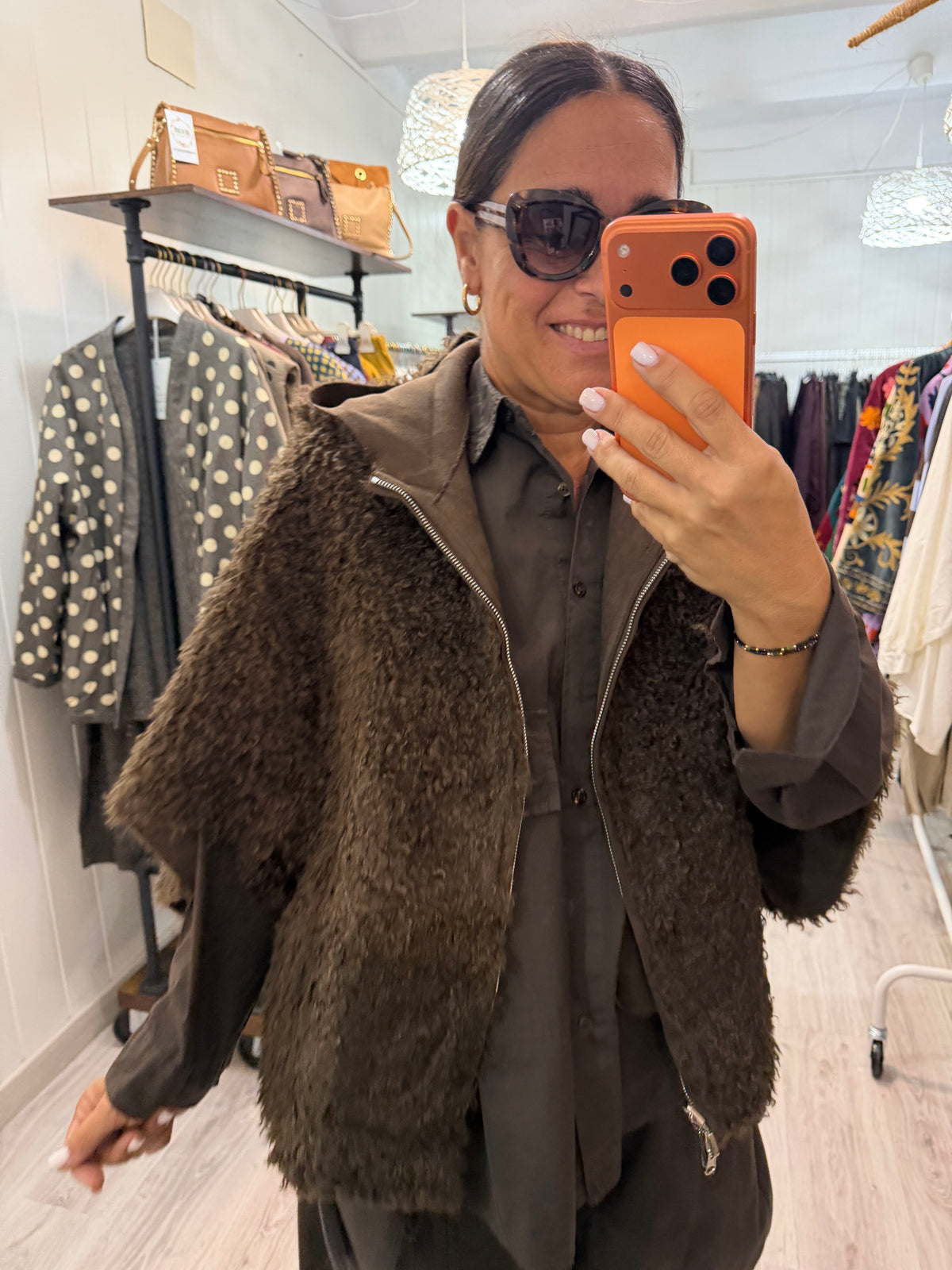 Poncho reversible borreguito y antelina chocolate