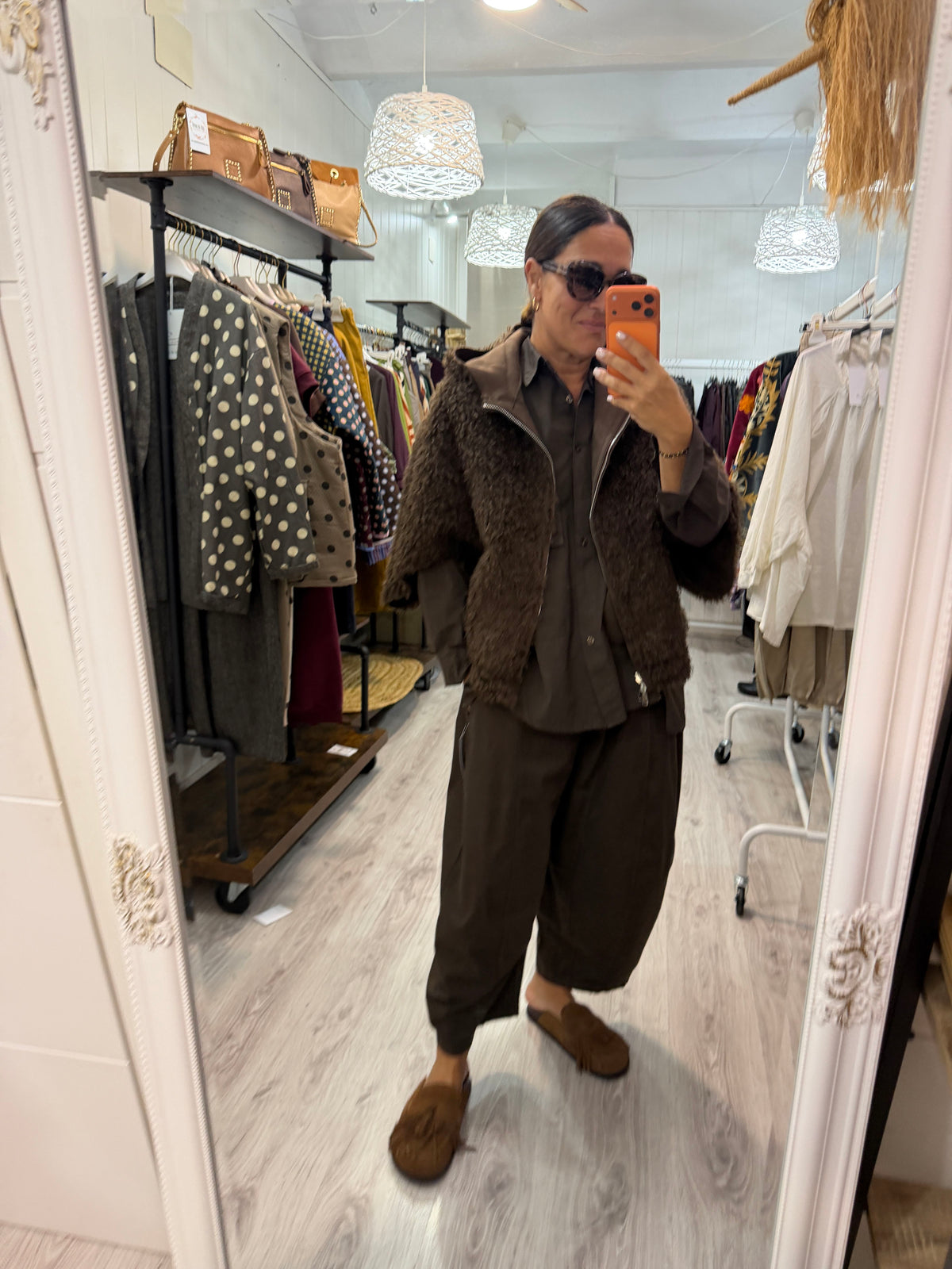 Poncho reversible borreguito y antelina chocolate