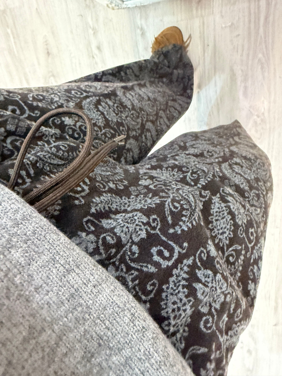 Pantalón Cashmere chocolate y azul jeans