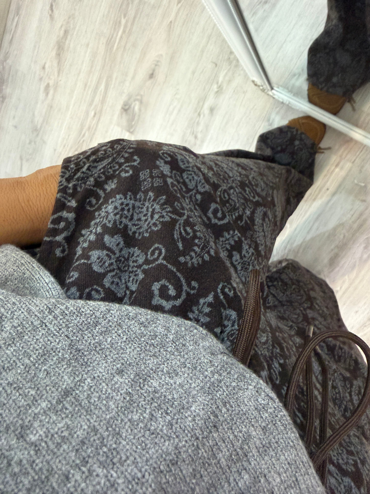 Pantalón Cashmere chocolate y azul jeans