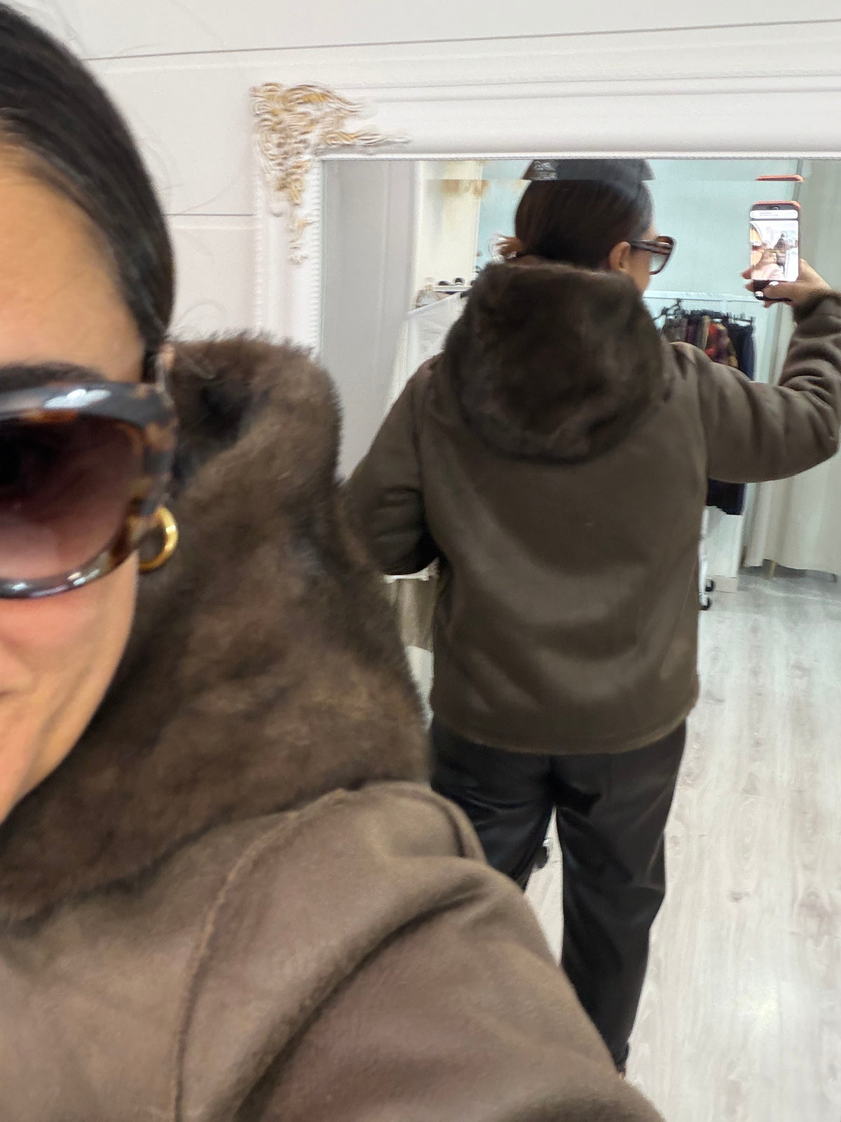 Abrigo Carlota reversible pelo sintético y antelina