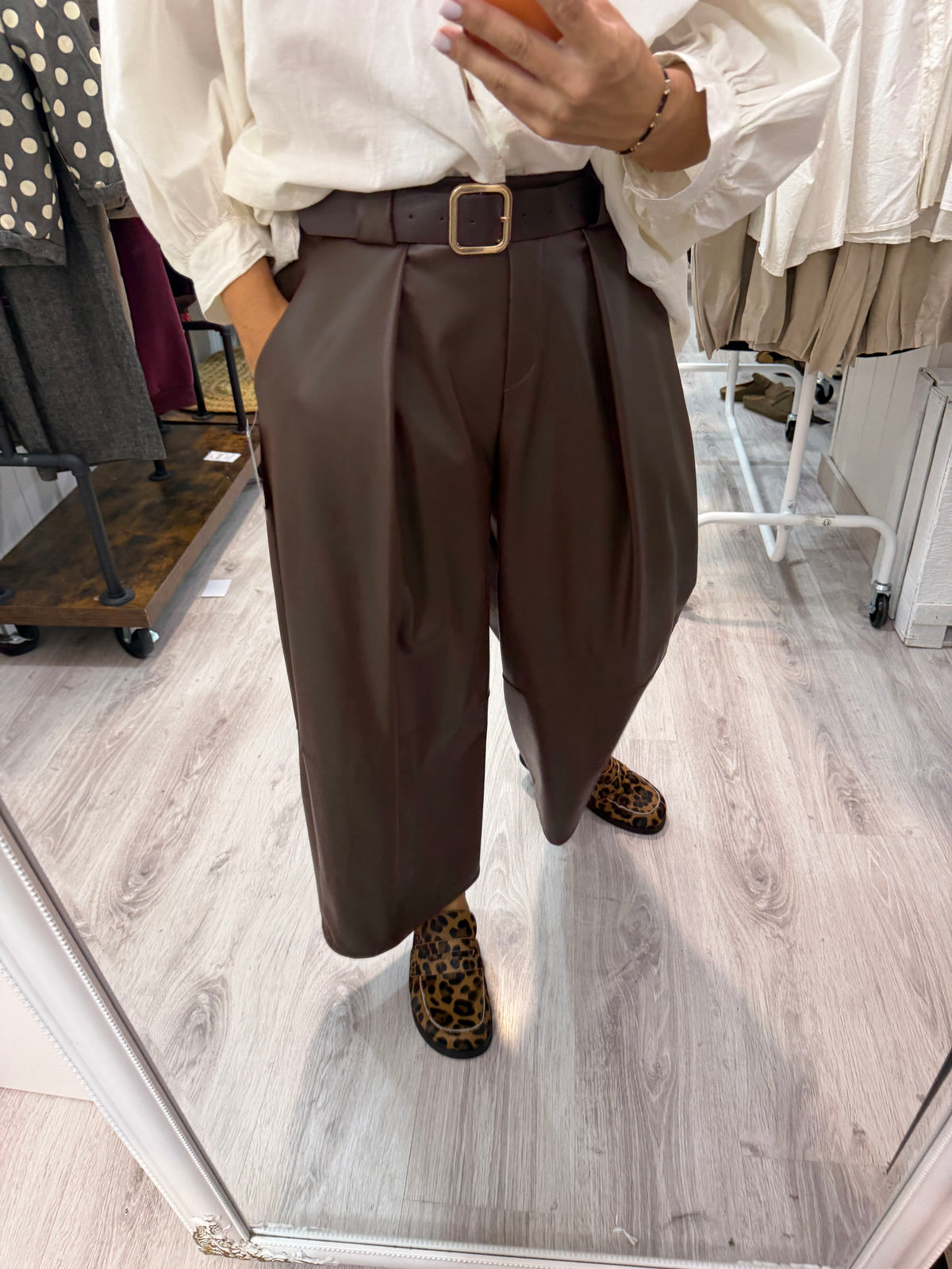Pantalón Senda ecopiel chocolate