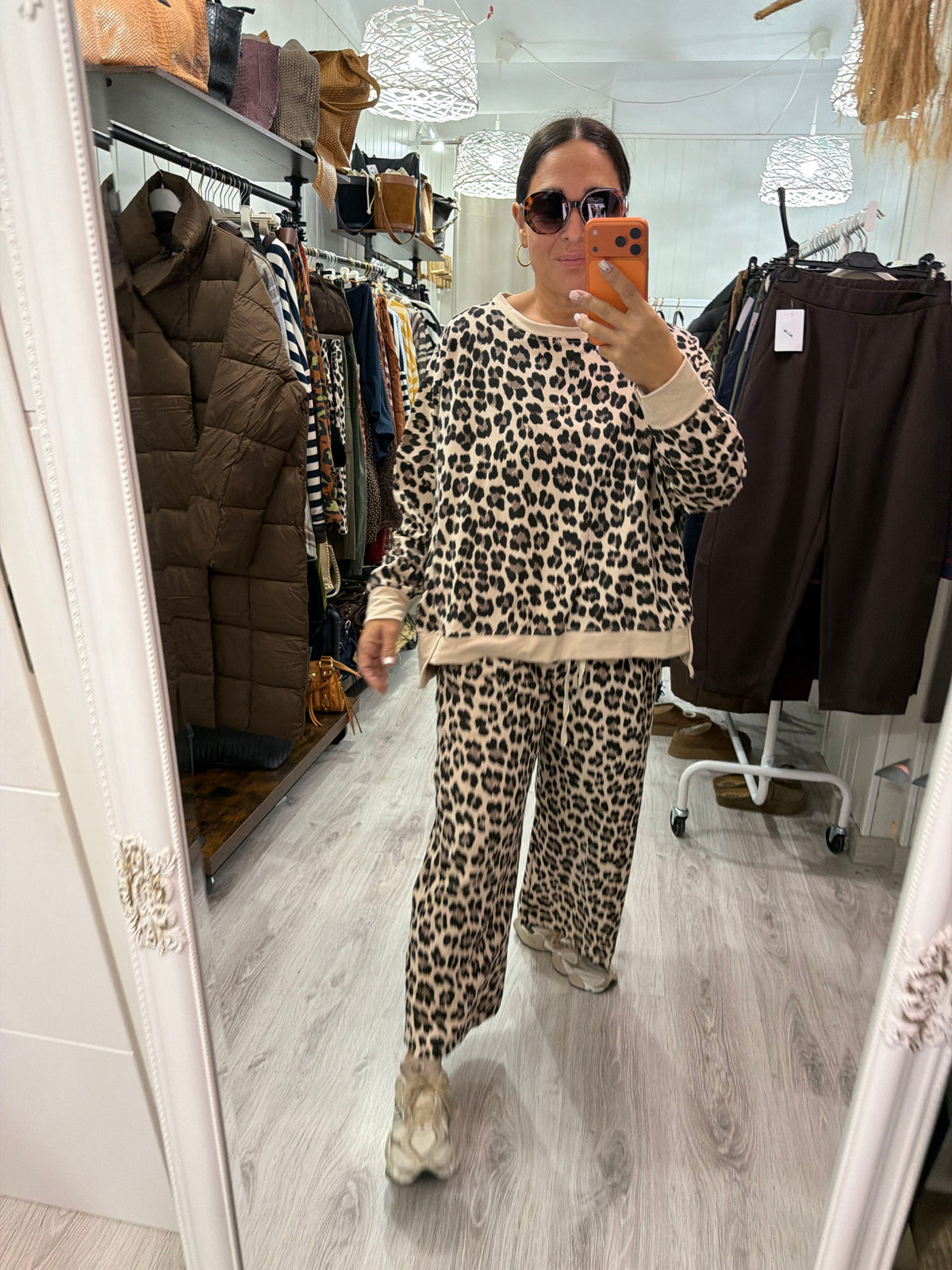 Conjunto Jogger animal print beige