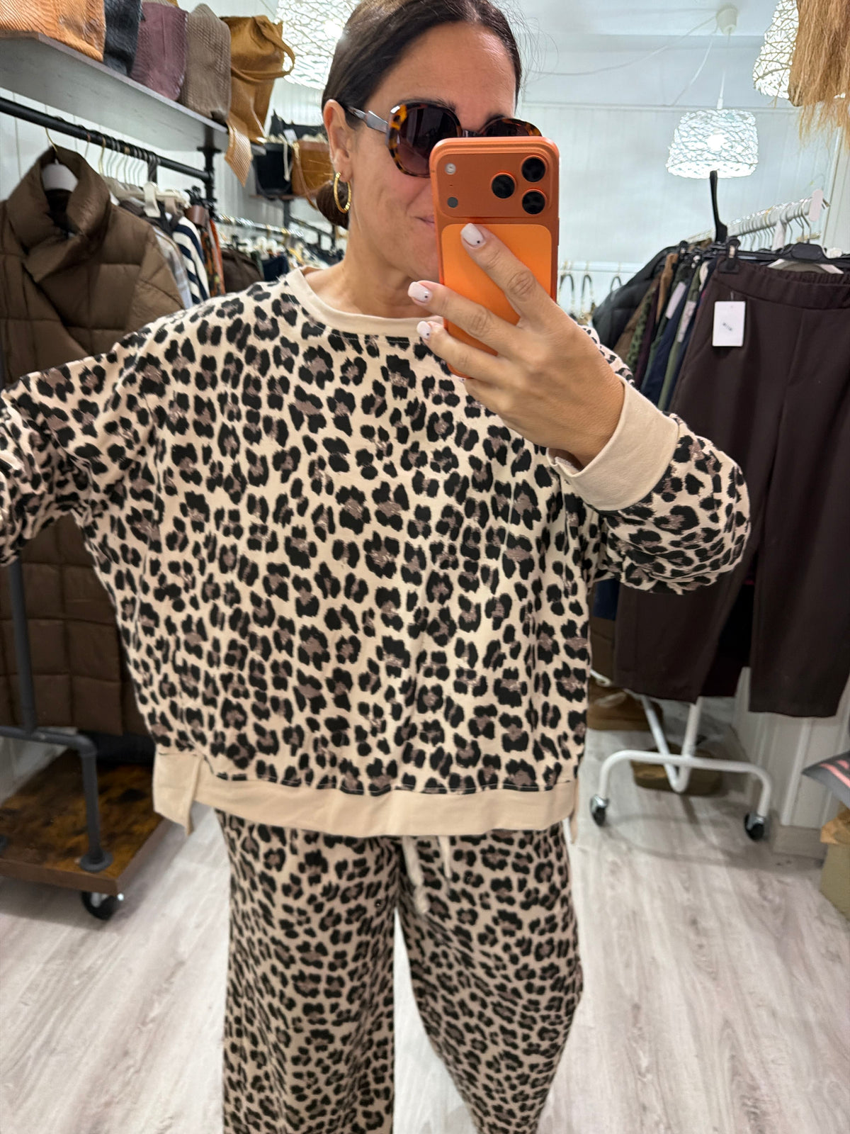 Conjunto Jogger animal print beige