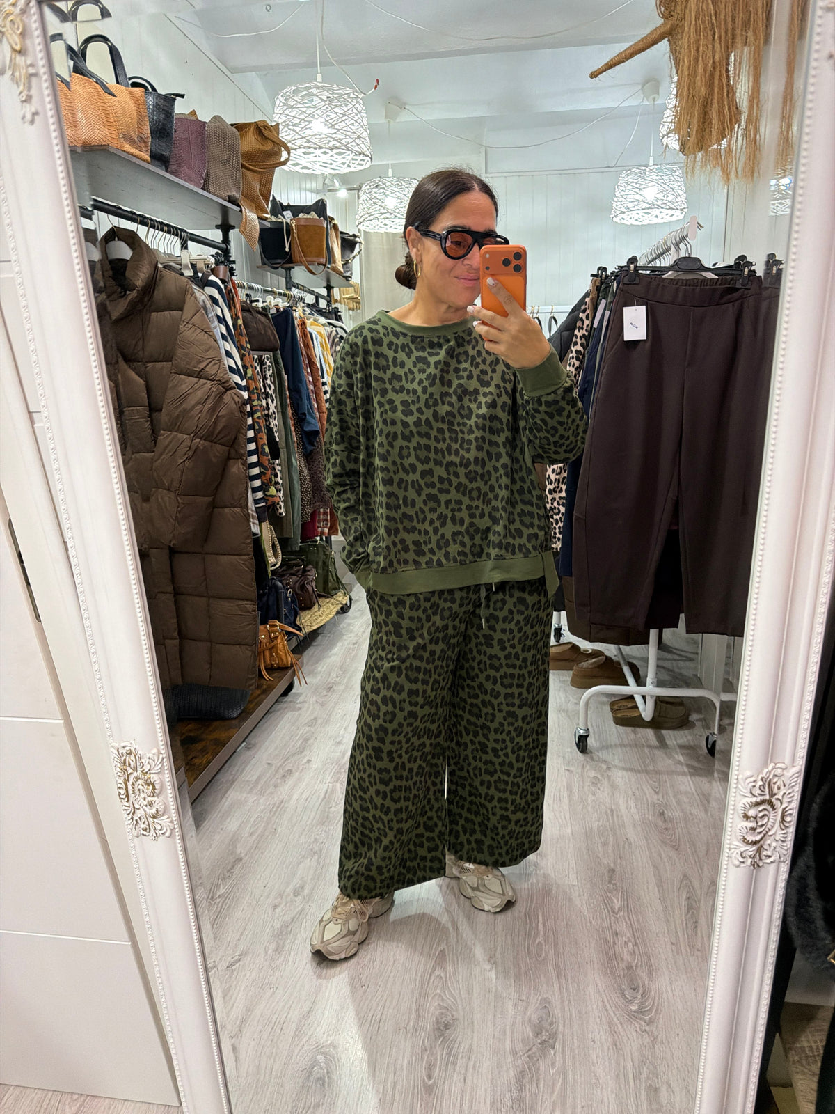 Conjunto Jogger animal print kaki
