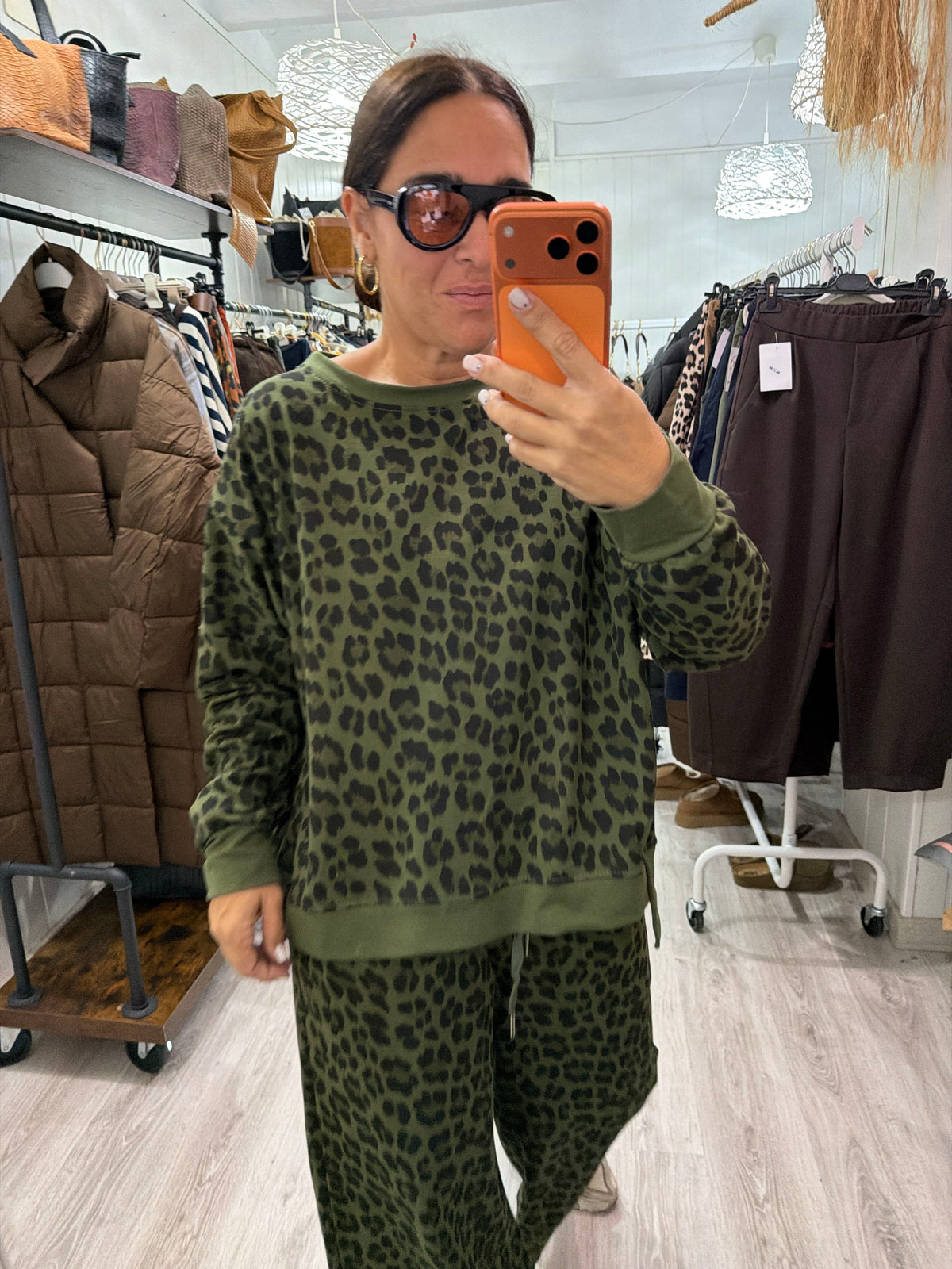 Conjunto Jogger animal print kaki