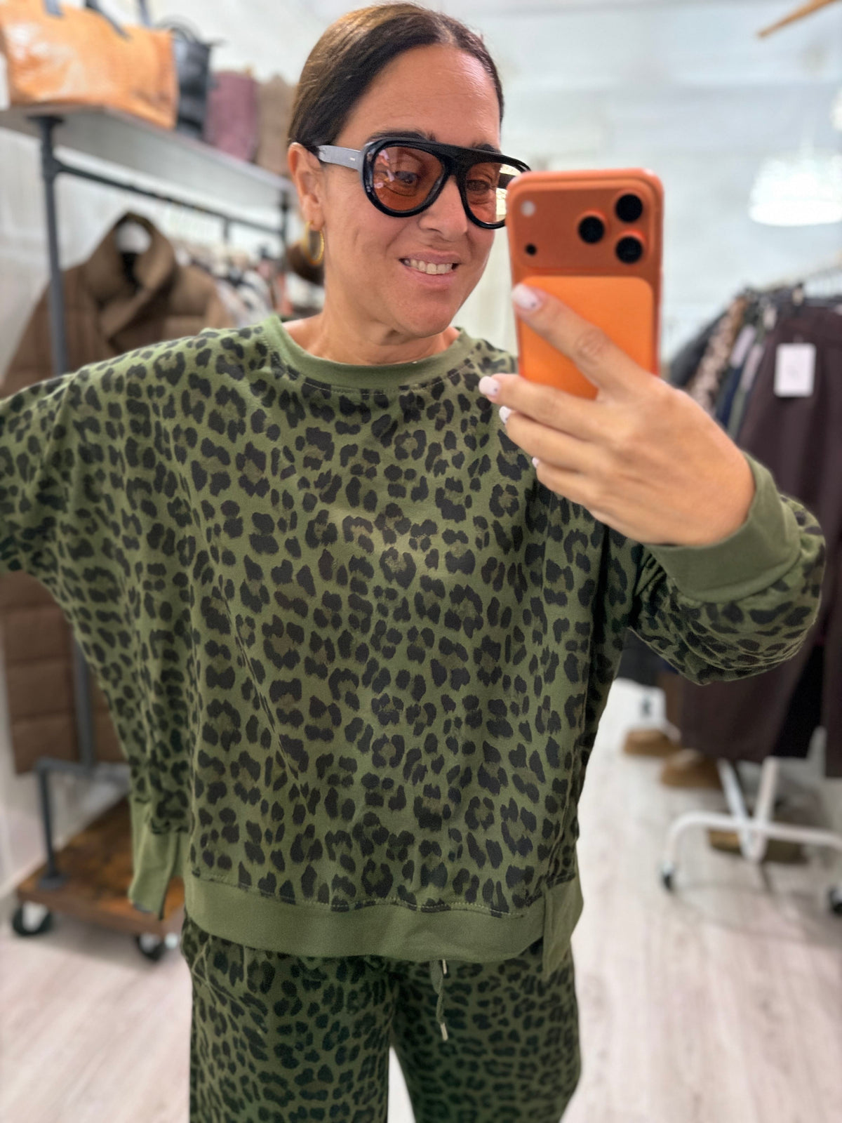 Conjunto Jogger animal print kaki