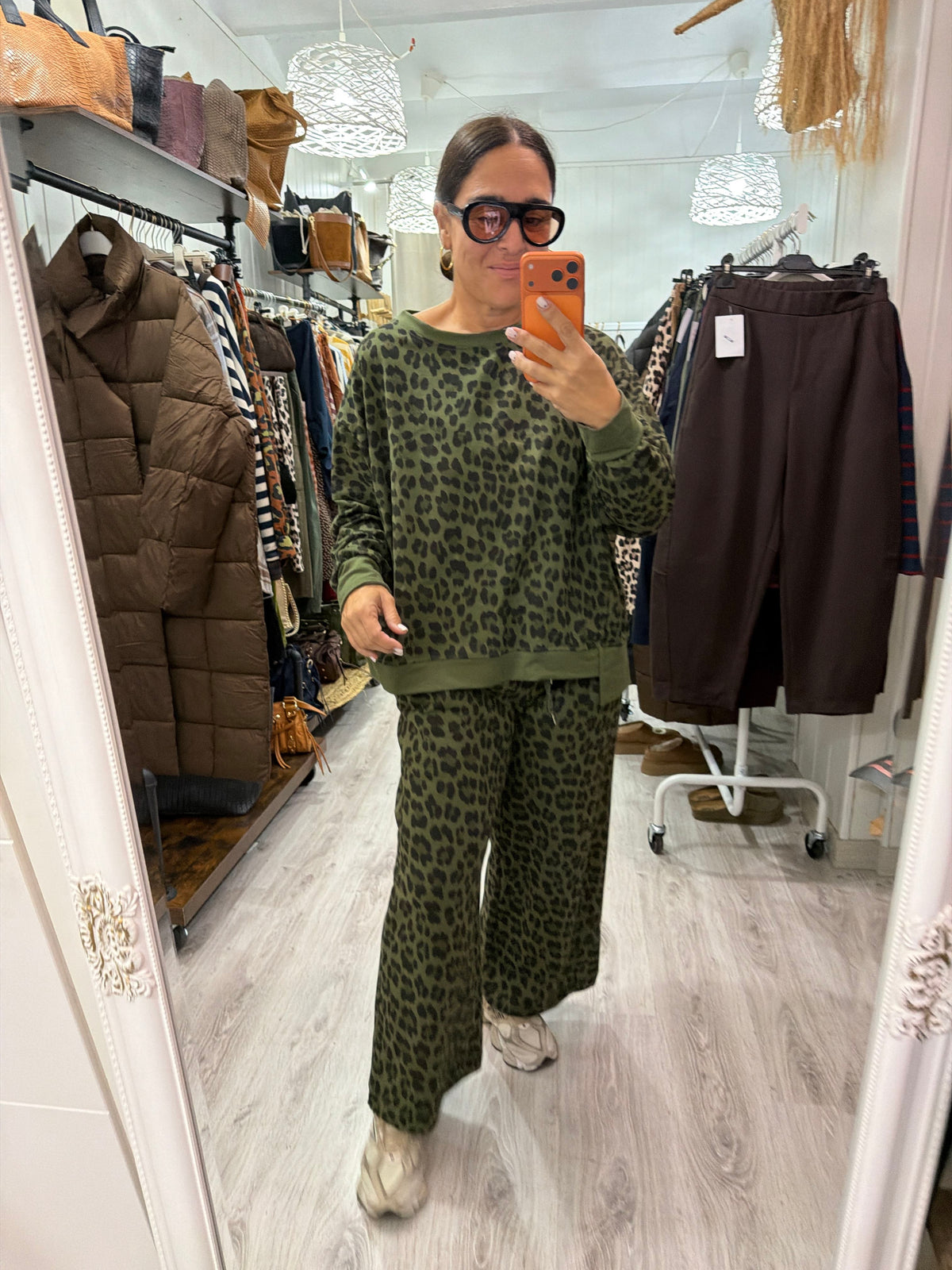 Conjunto Jogger animal print kaki