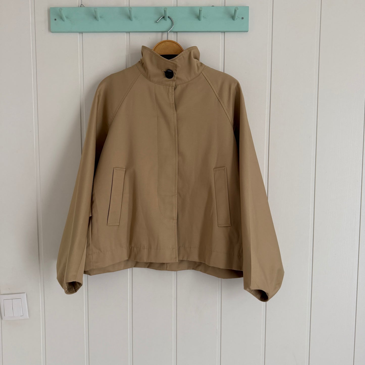 Gabardina Nekane camel