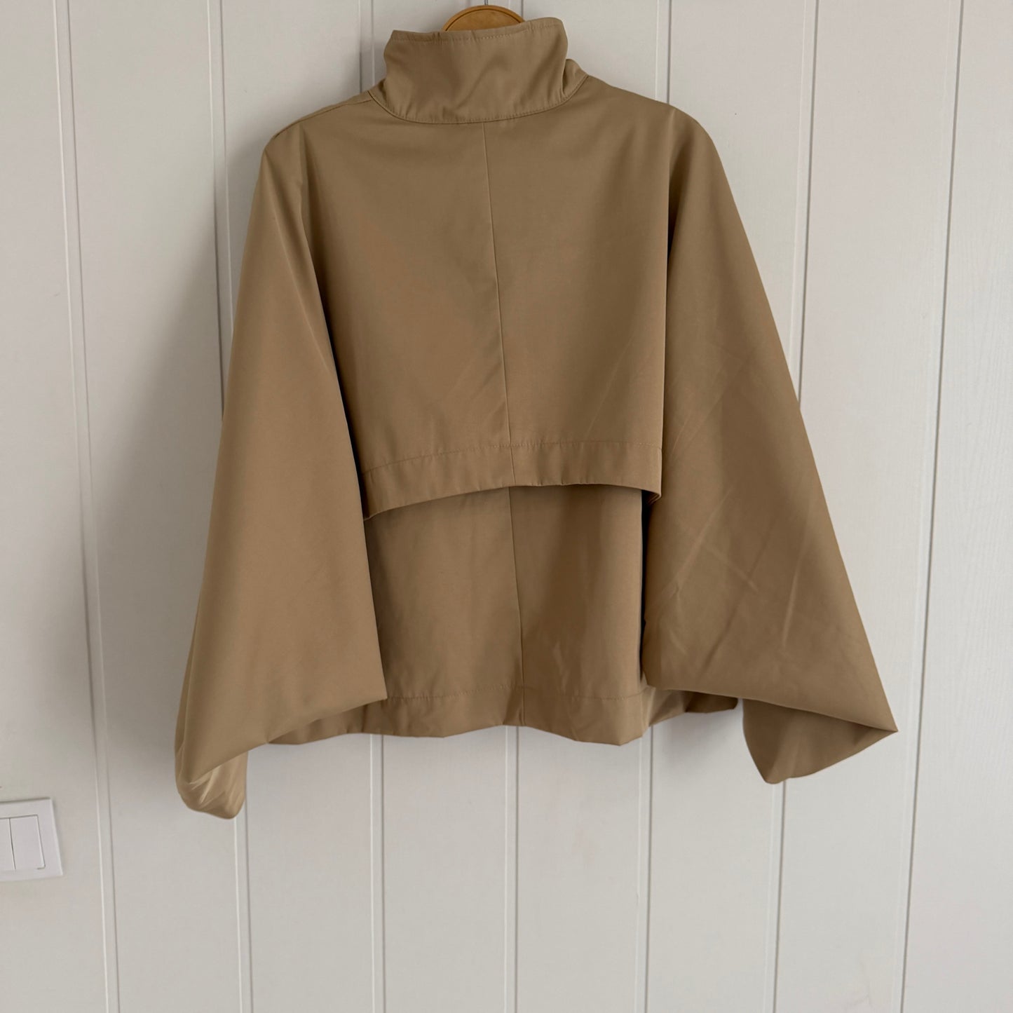 Gabardina Nekane camel
