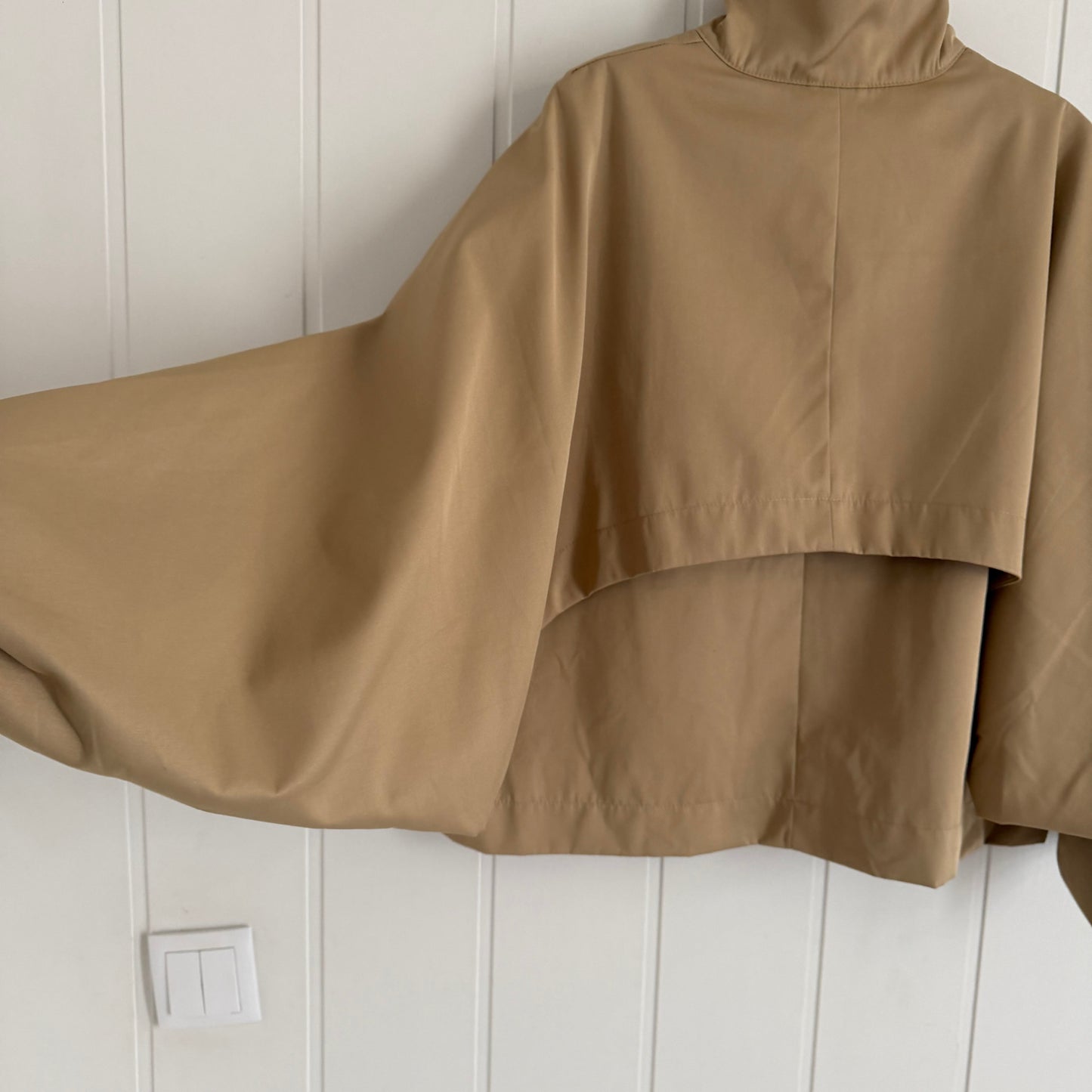 Gabardina Nekane camel