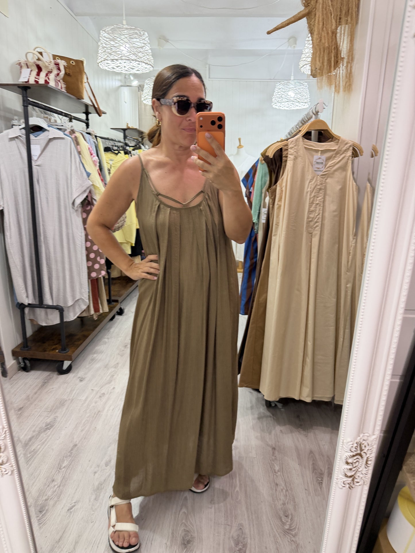 Vestido Escote camel