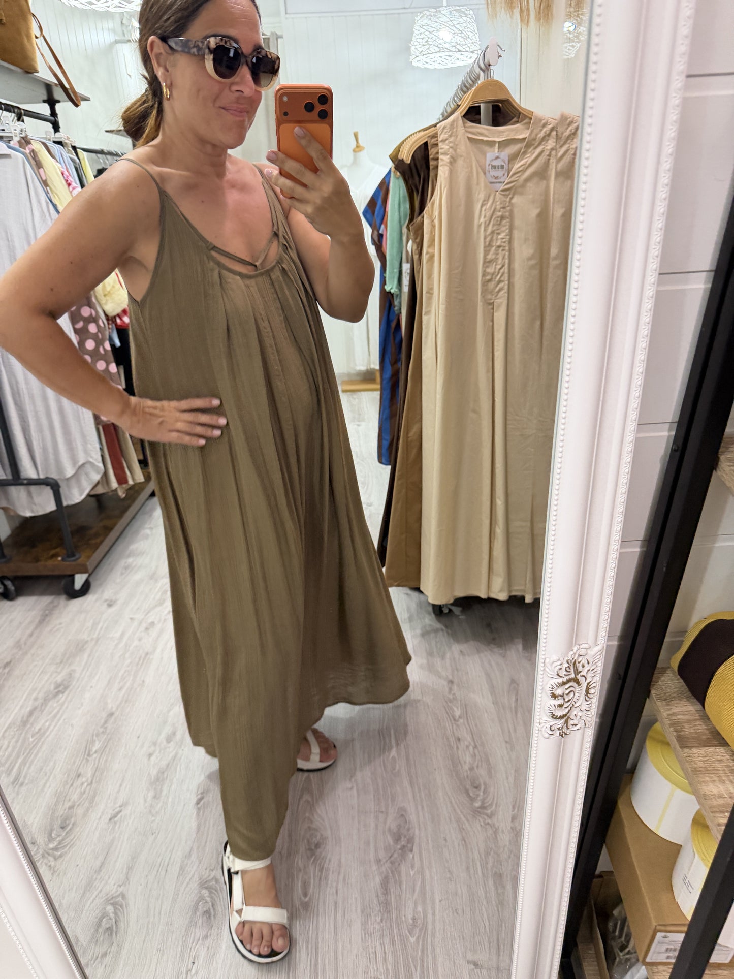 Vestido Escote camel
