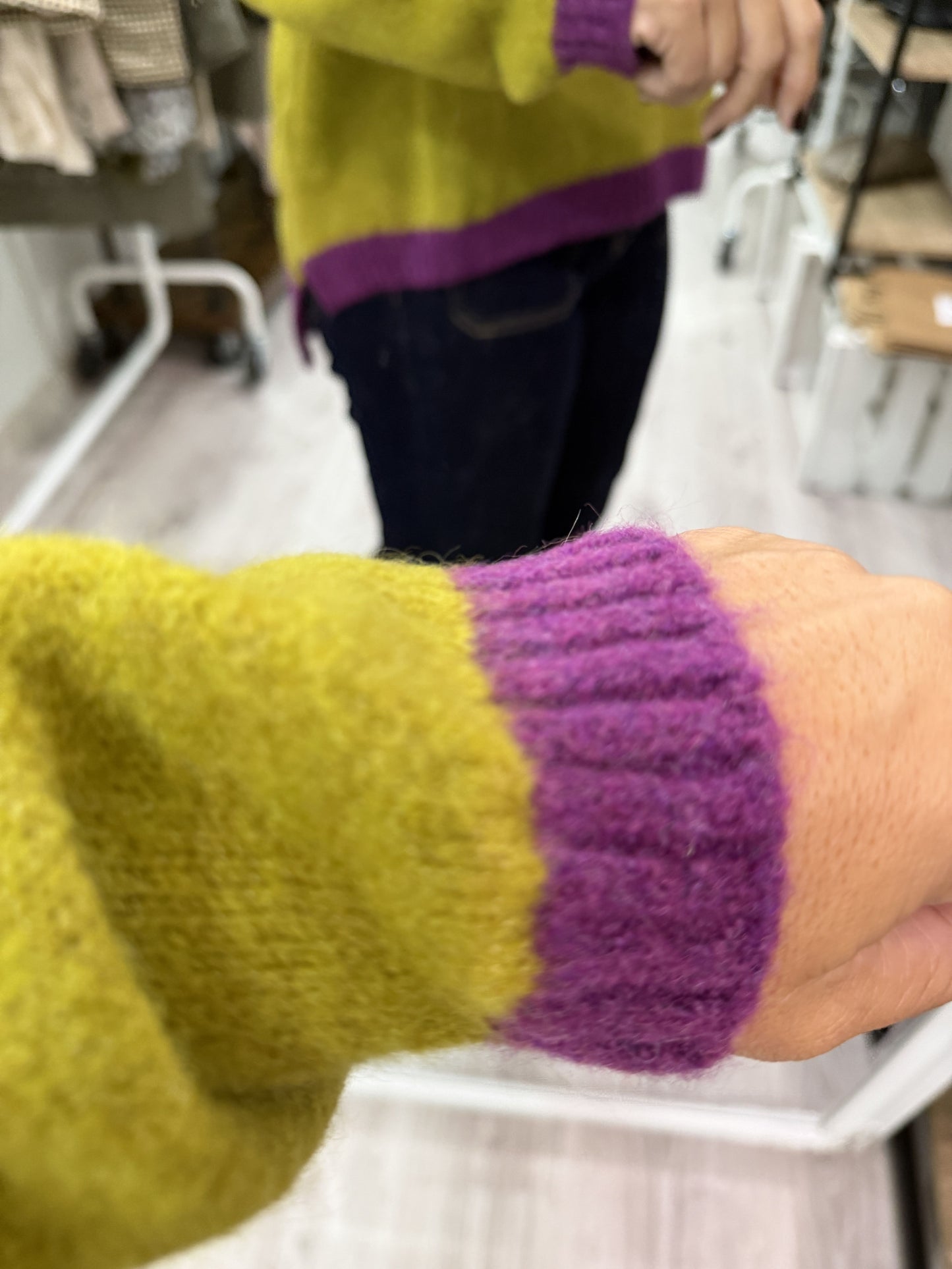 Jersei Camila pico pistacho, morado y beige