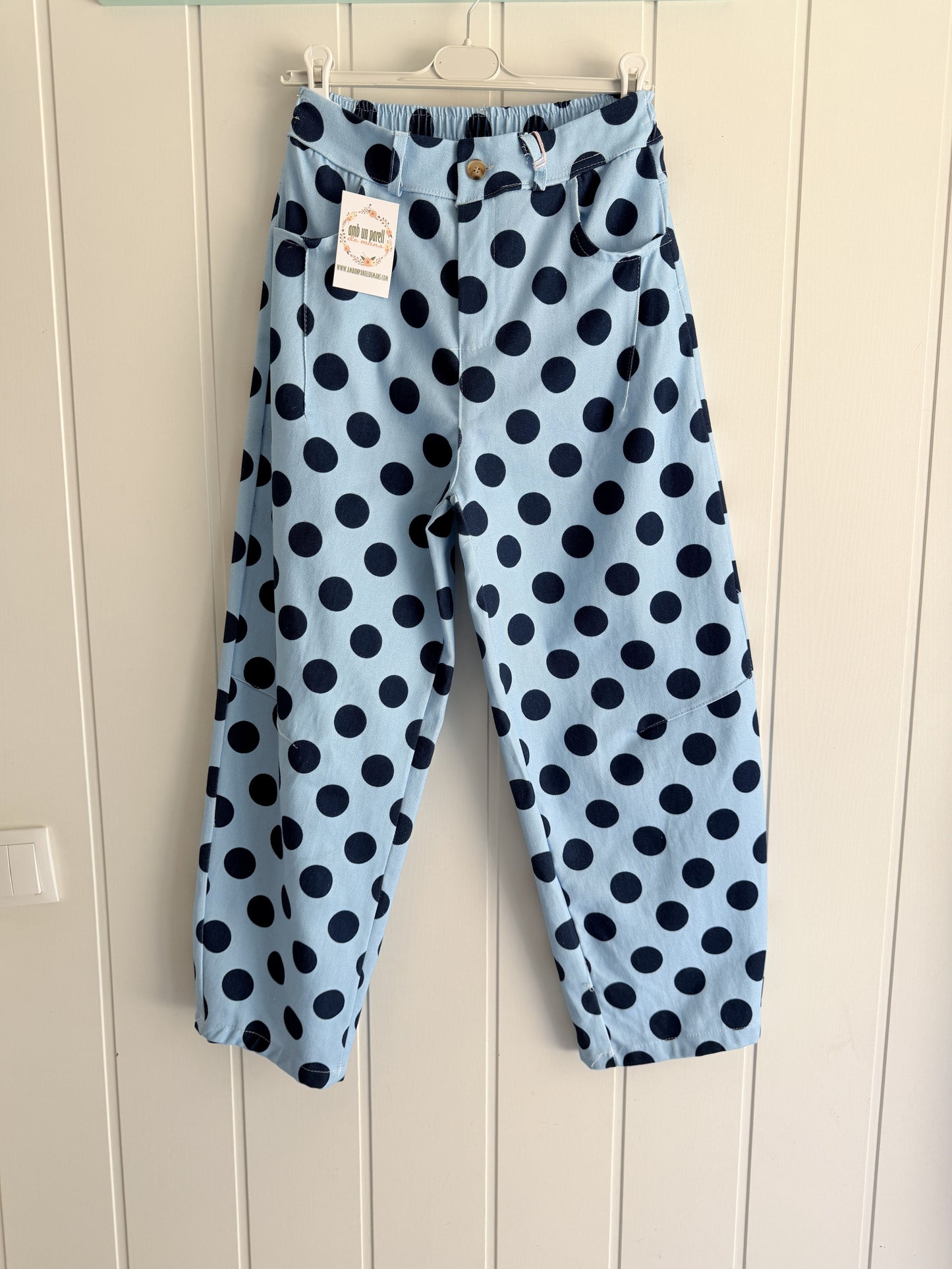 Jeans Topos Barrel azul marino y celeste