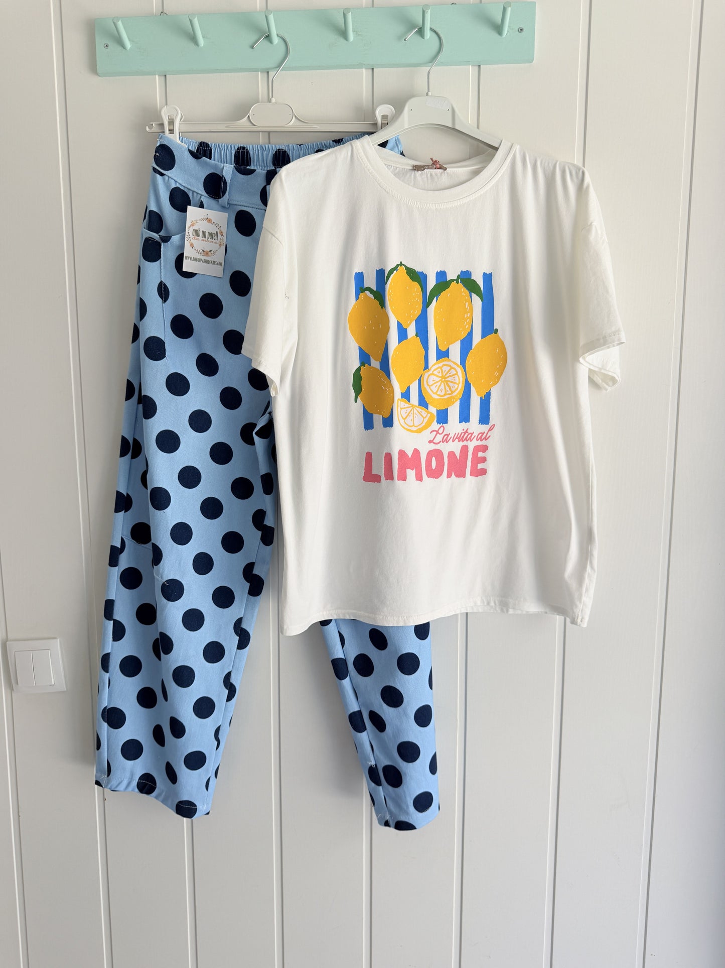 Jeans Topos Barrel azul marino y celeste
