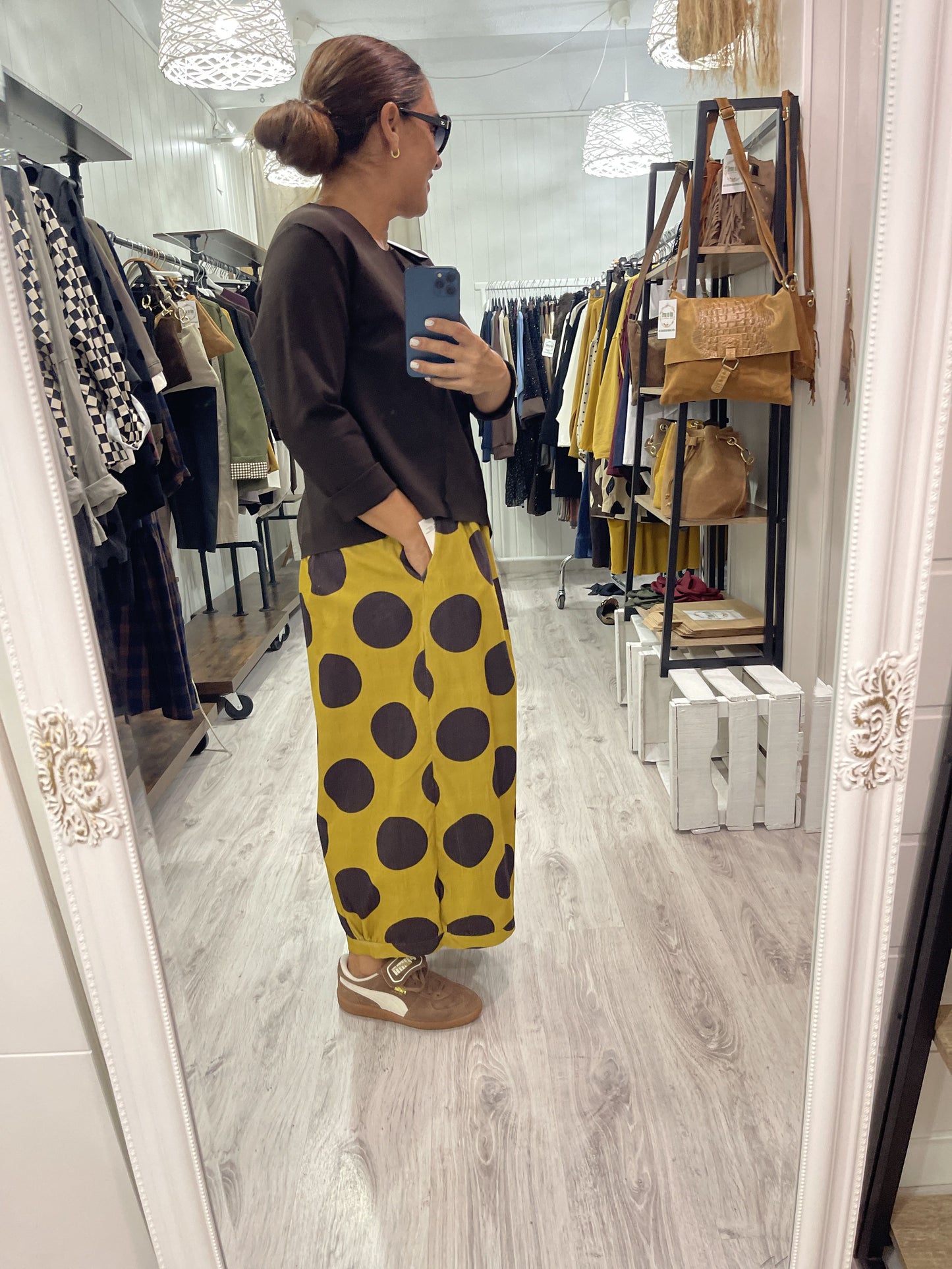 Pantalón Keiko micropana mostaza y chocolate