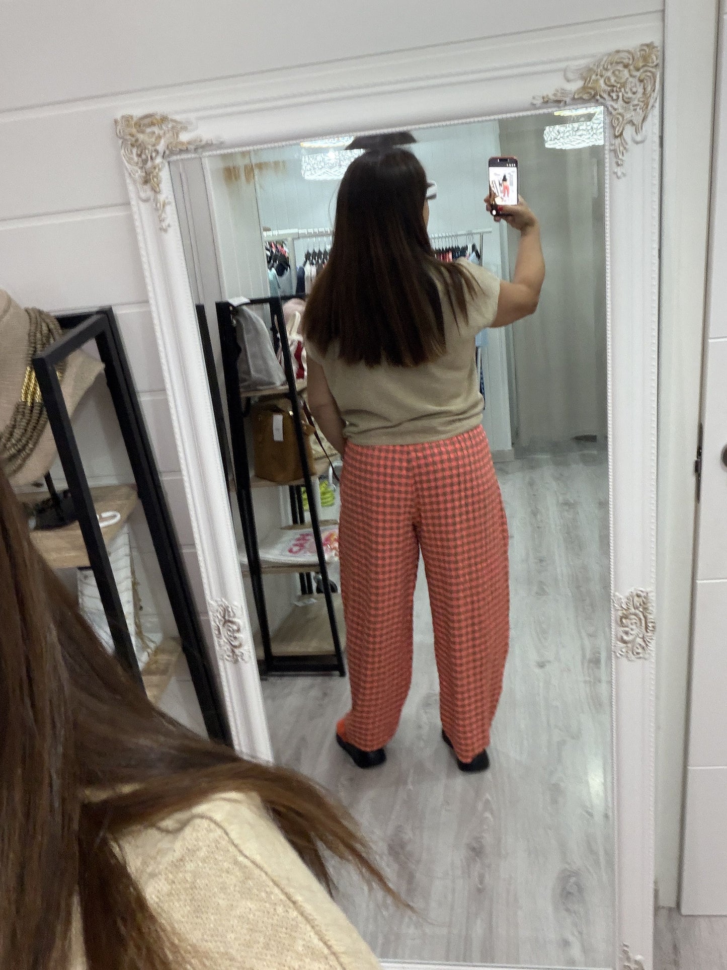 Pantalón vichy fluor coral y taupe