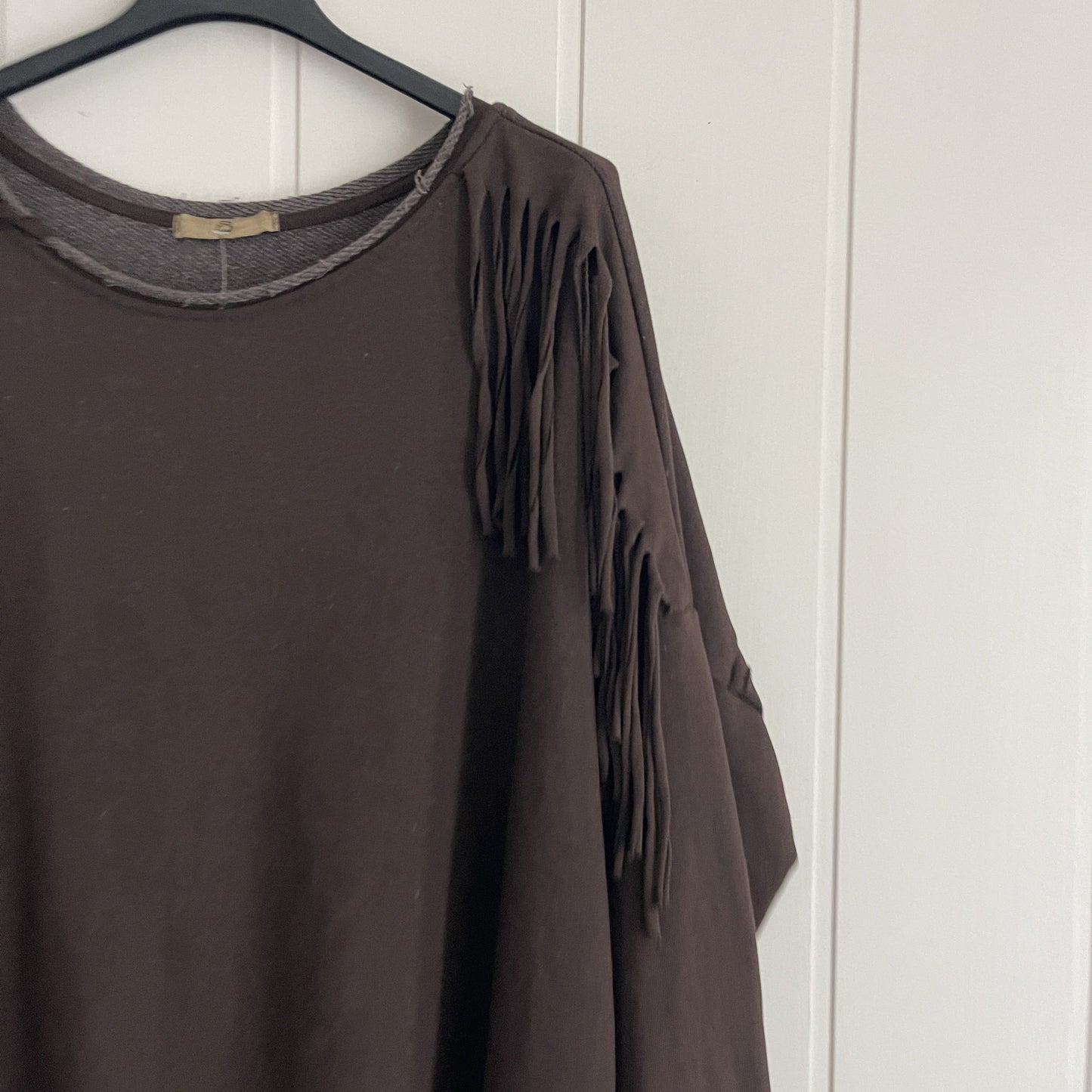 Sudadera Dakota flecos chocolate