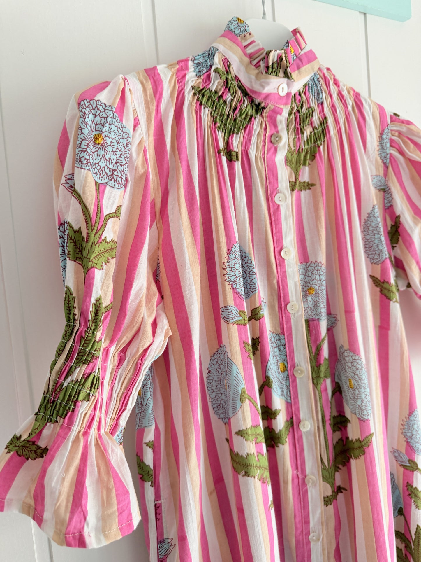 Vestido Sira largo · Fucsia blanco camelias