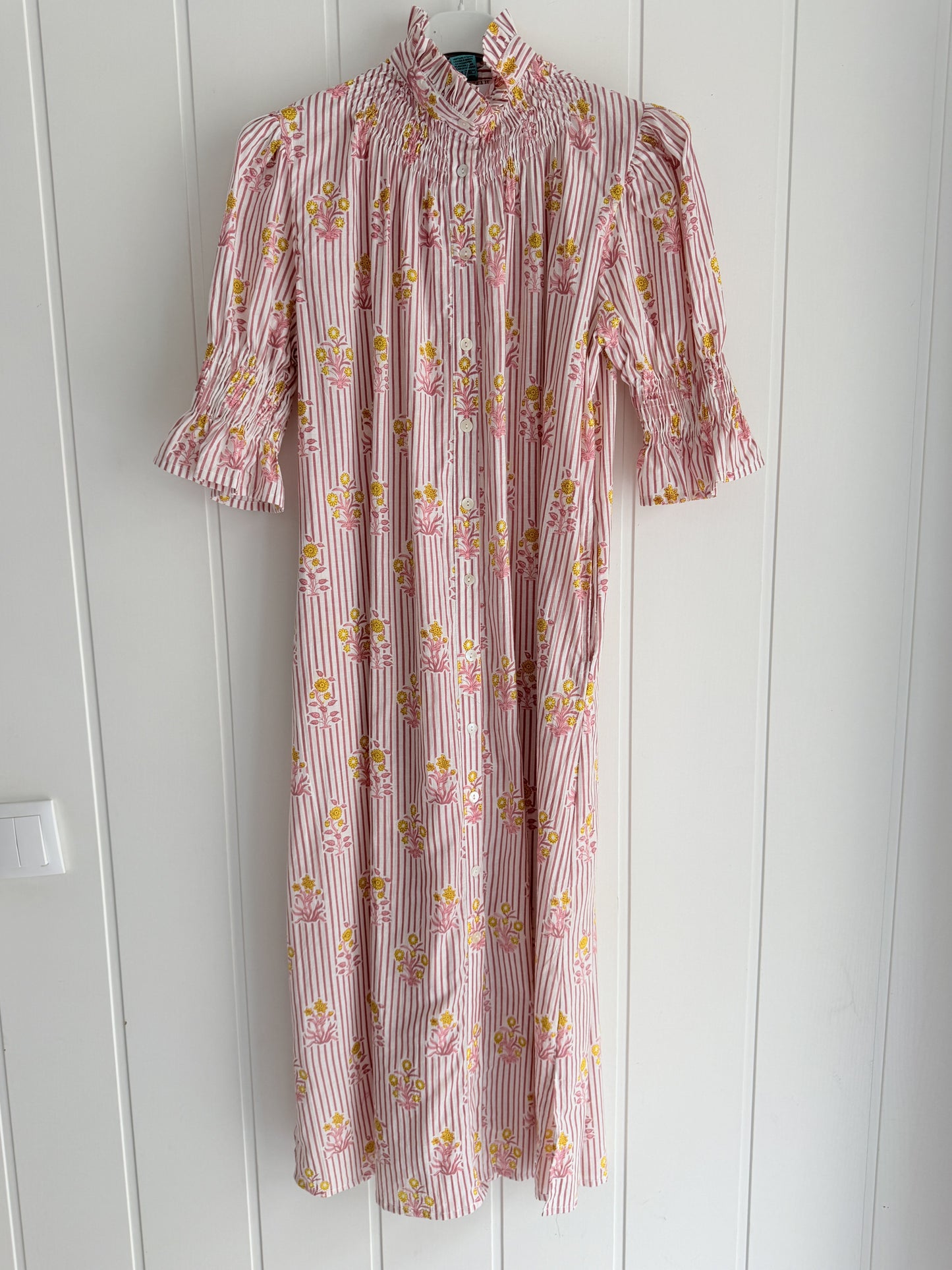 Vestido Sira largo · Milrayas rosa y margaritas
