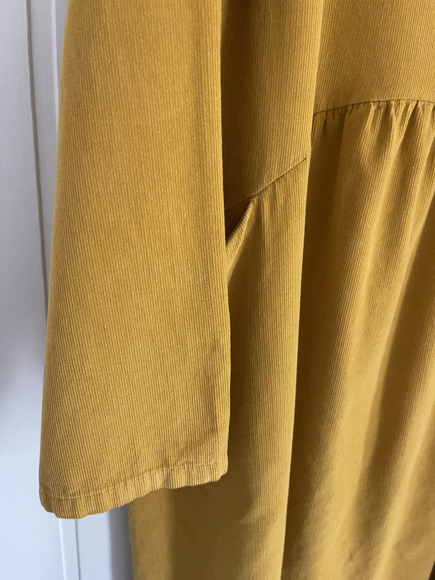 Vestido Matilda micropana mostaza