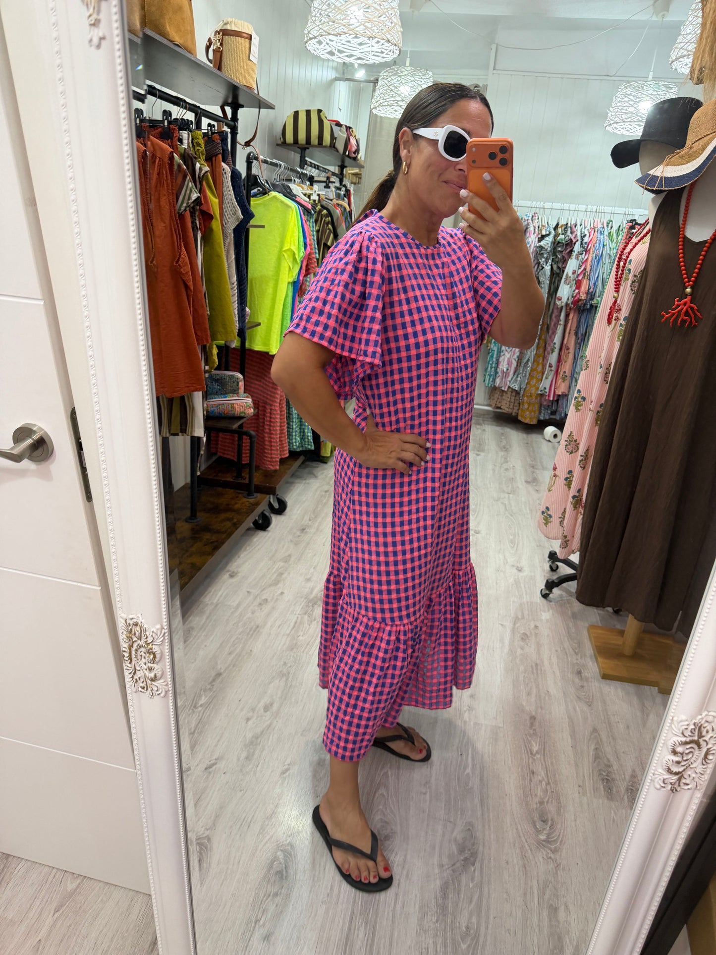 Vestido Vichy fluor volantes azul klein y fucsia