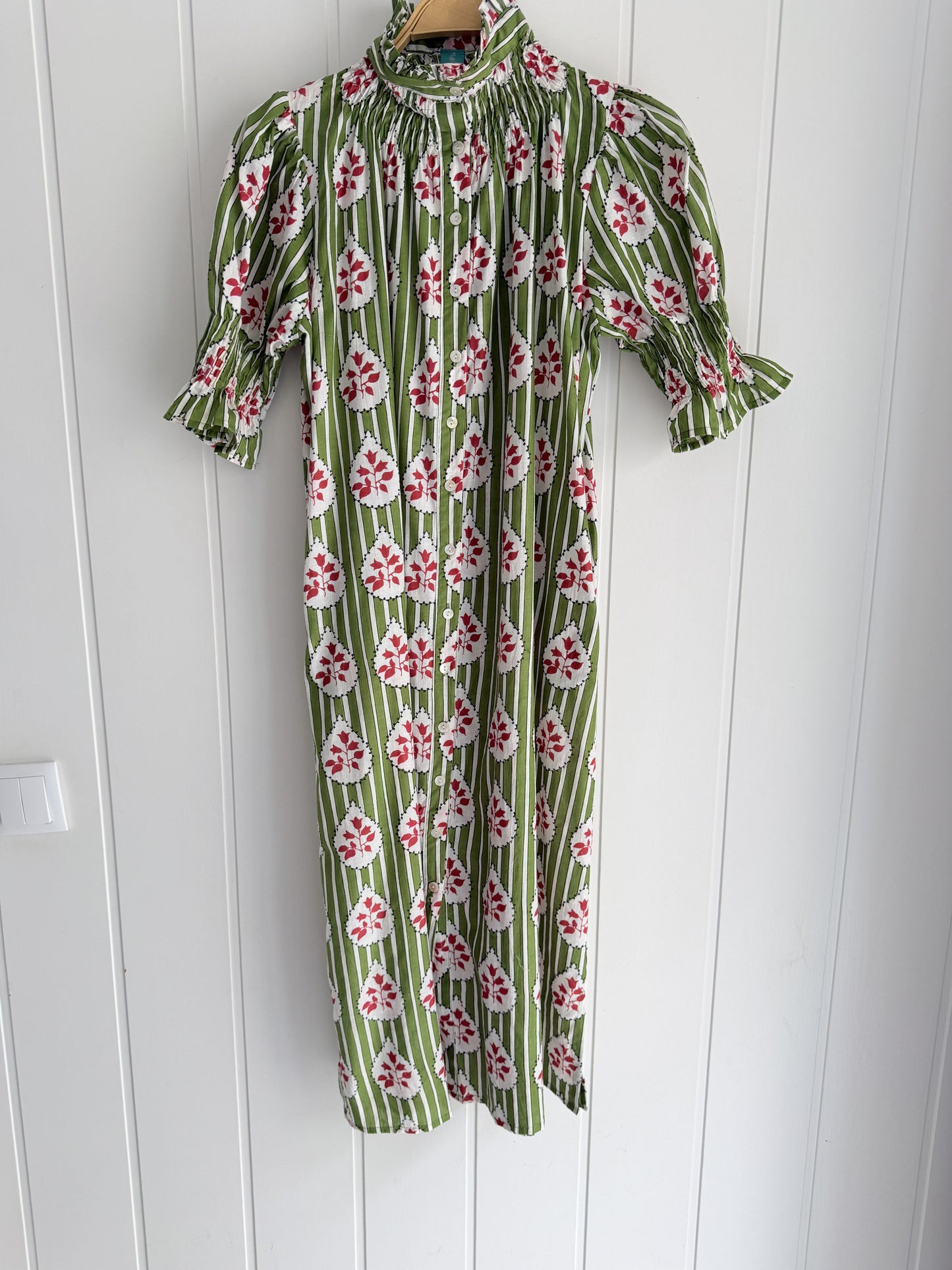 Vestido Sira largo · Verde buganvilla