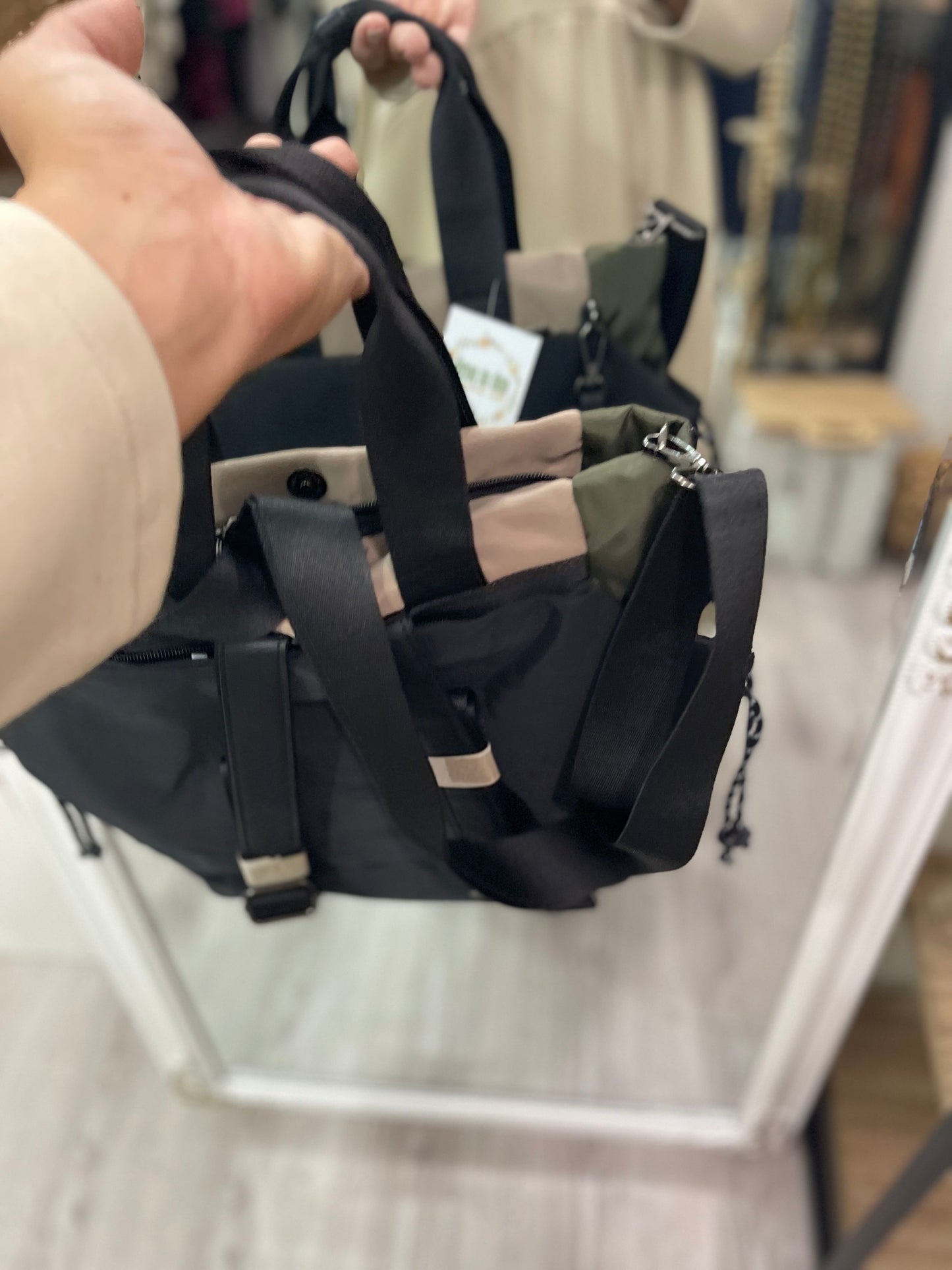 Bolso 3 en 1 kaki : de mano-mochila-bandolera