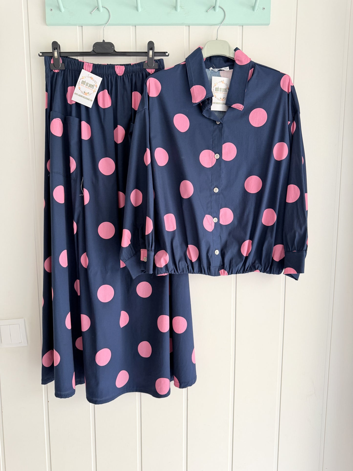 Camisa Caetana topos azul y fucsia