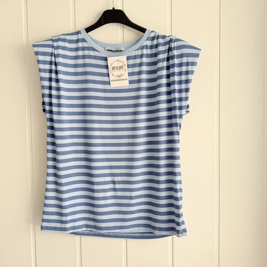 Camiseta Funchal hombreras azules