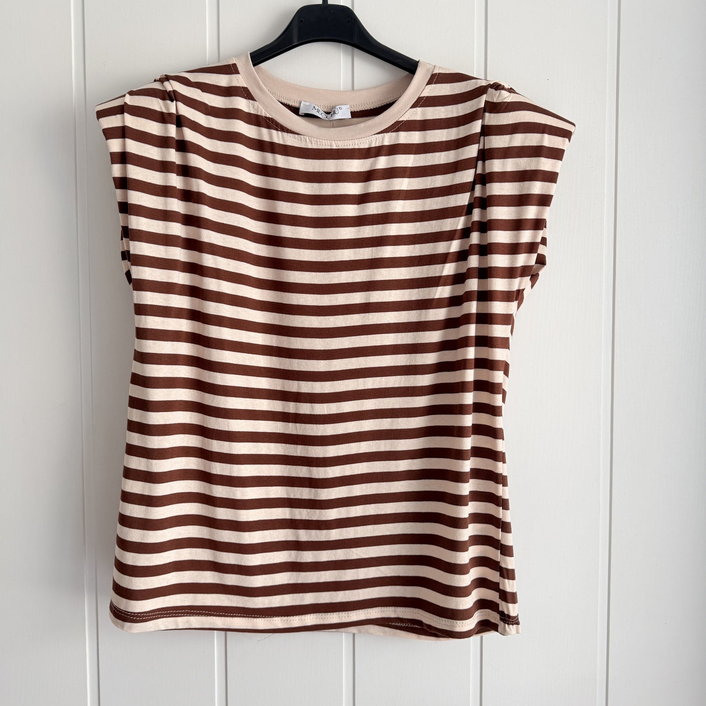 Camiseta Funchal hombreras beige y chocolate