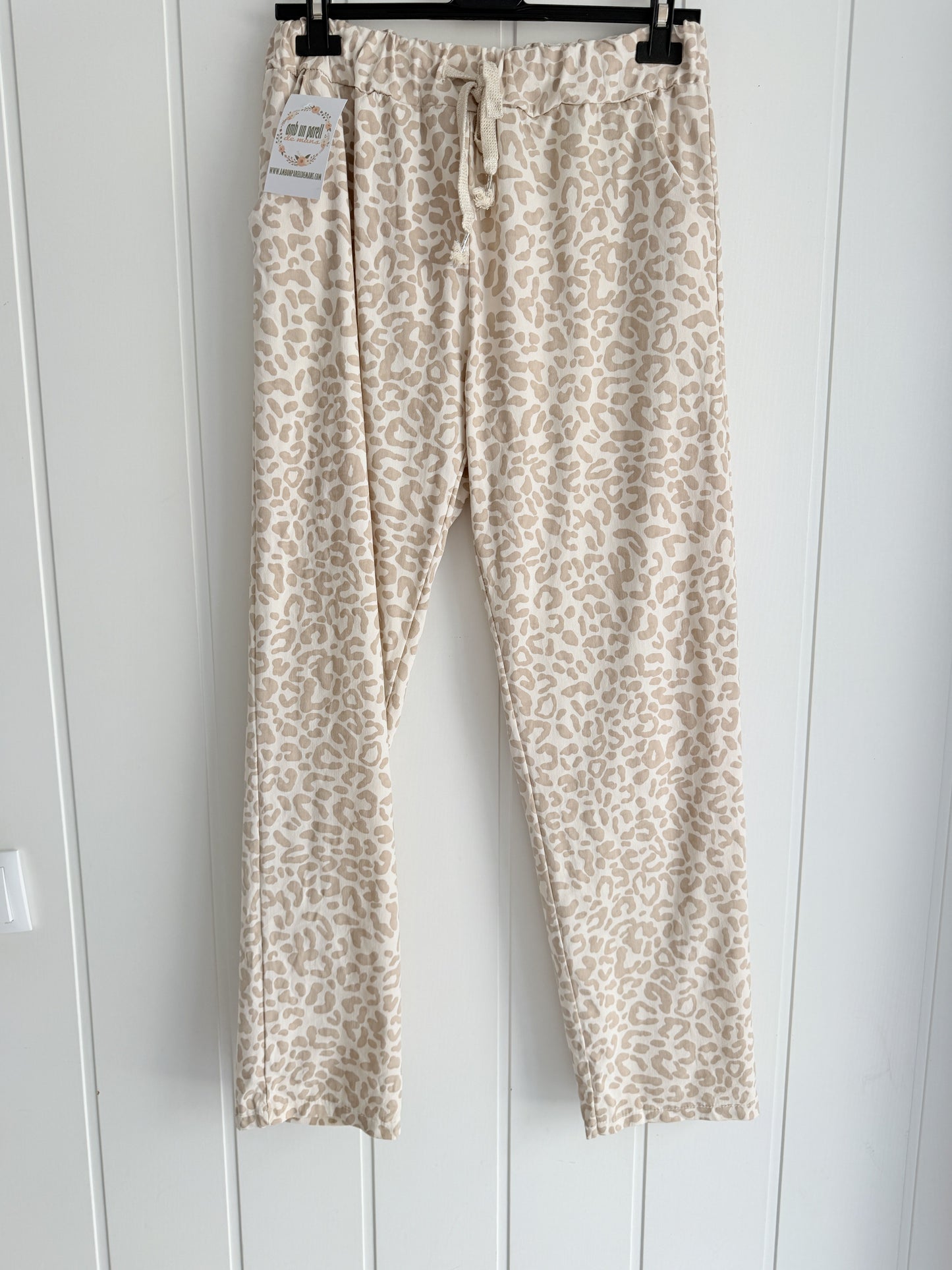Pantalón animal print elástico beige